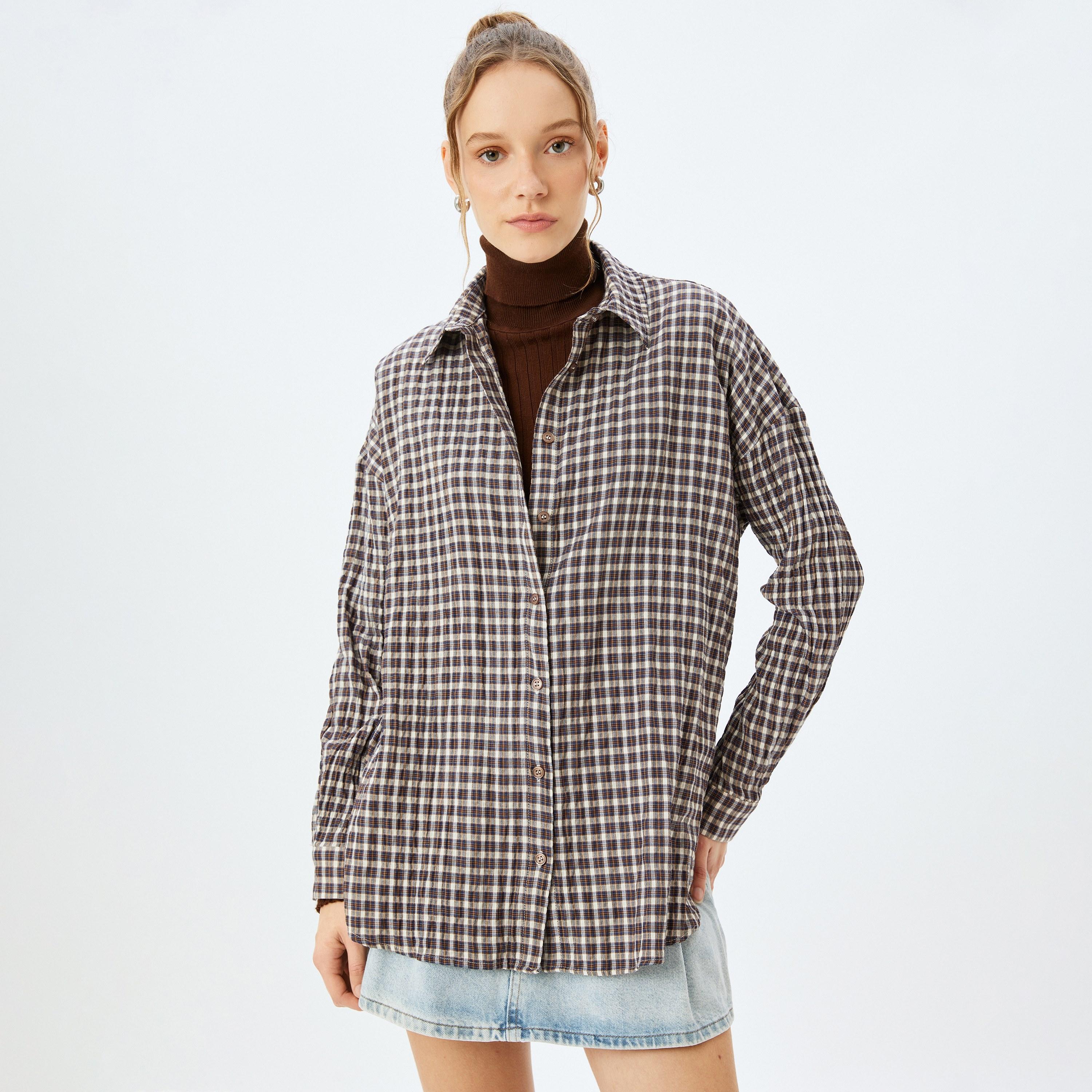 قميص نسائي بنقشة مربعات (بلايد) بياقة قميص وأكمام منسدلة بلون بني من كوتون-women-clothing-shirtsandblouses-shirts-image-1