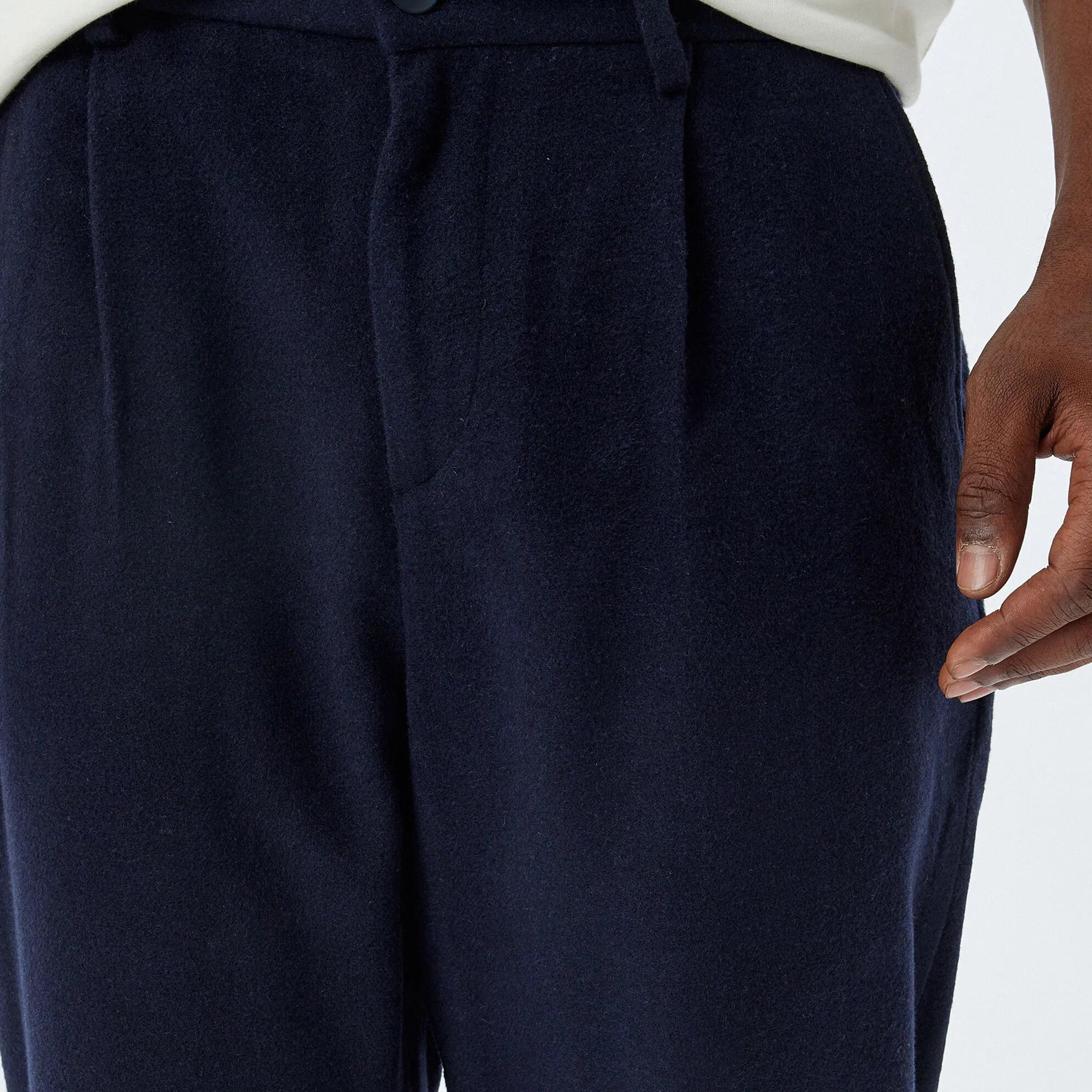 بنطلون رجالي بقصّة عادية وأزرار وسحّاب من كوتون-men-clothing-bottoms-trousersandchinos-trousers-image-3