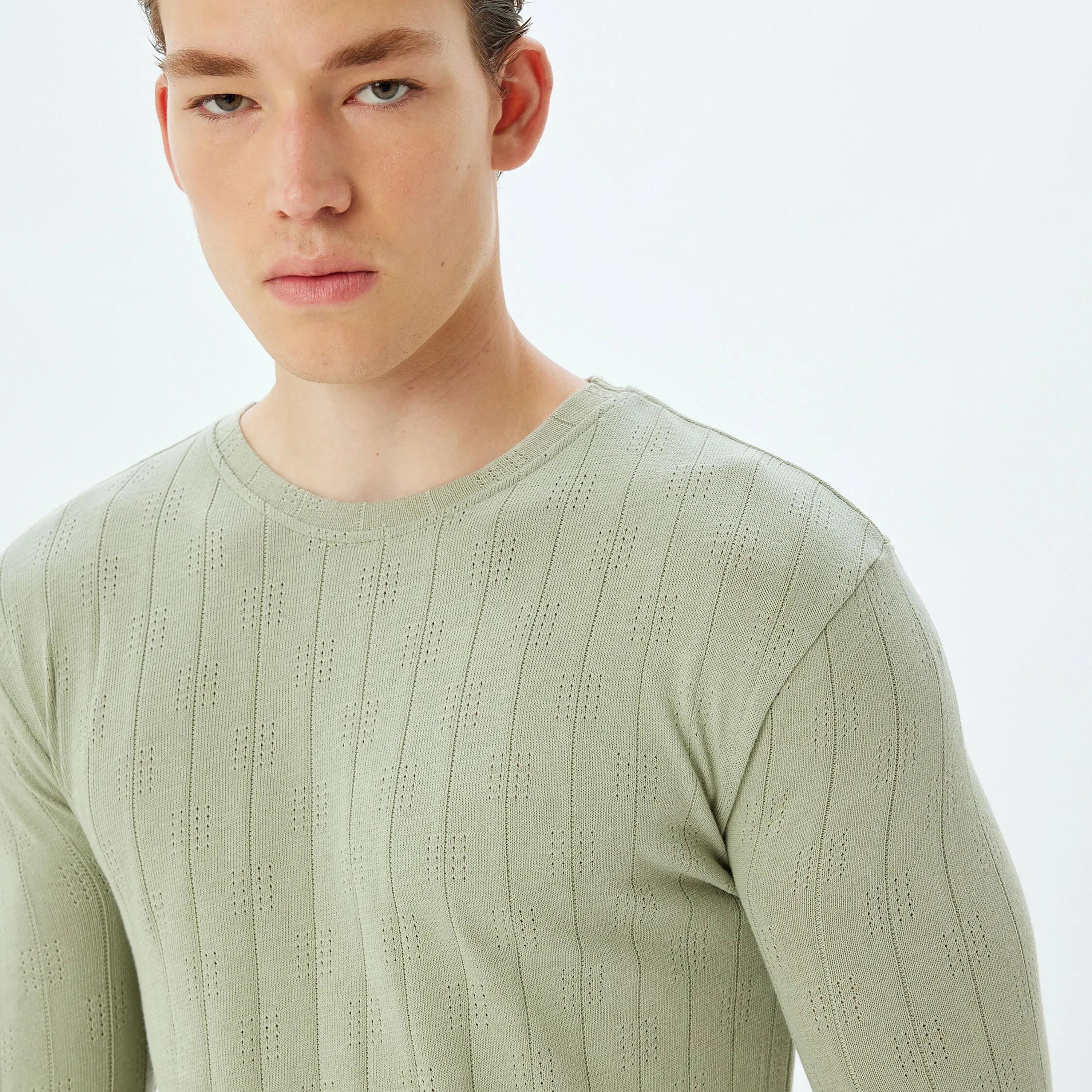 KOTON Textured Round Neck Long Sleeves Men's Sweater-men-clothing-sweatersandpullovers-image-3