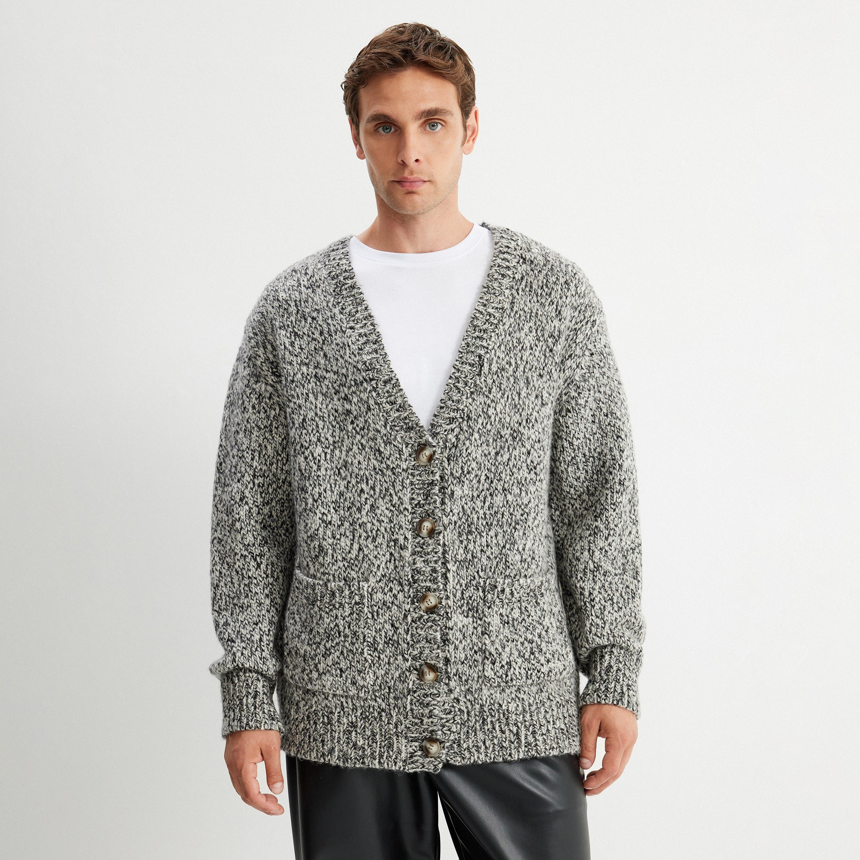 كارديجان رجالي رمادي محبوك من كوتون-women-winterwear-cardigansandjumpers-cardigans-image-1