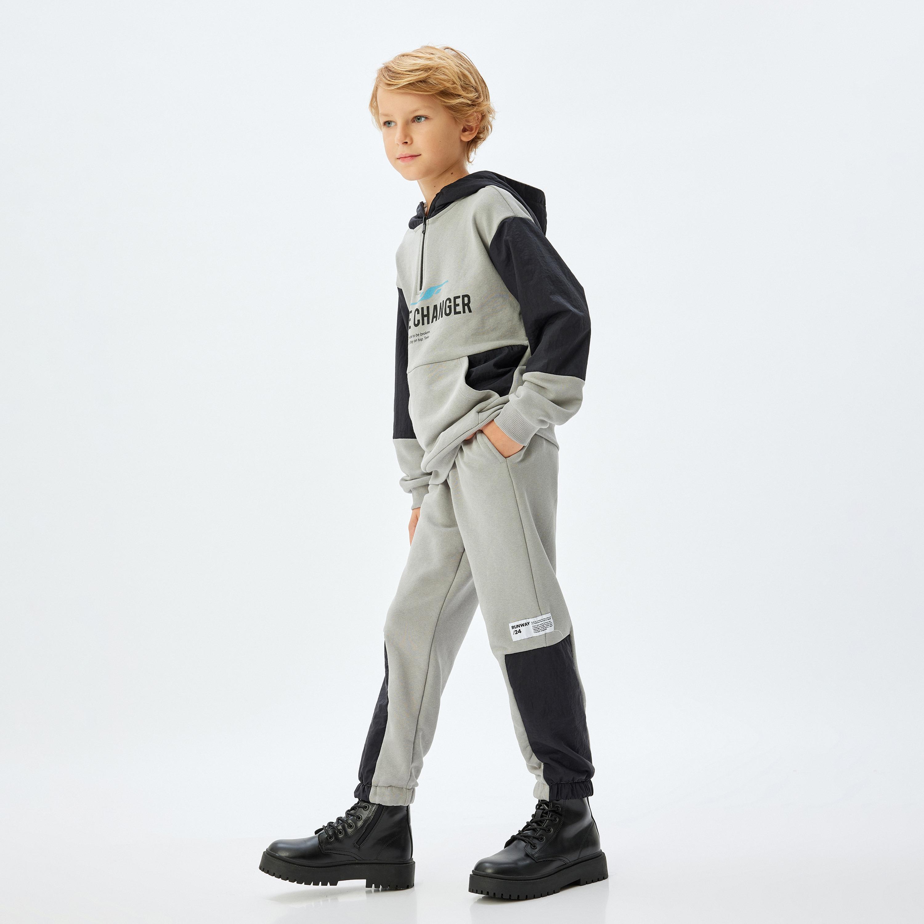 هودي بأكمام طويلة ونقشة مطبوعة مع نصف سحاب من كوتون-boys-clothing-sweatshirts-image-3