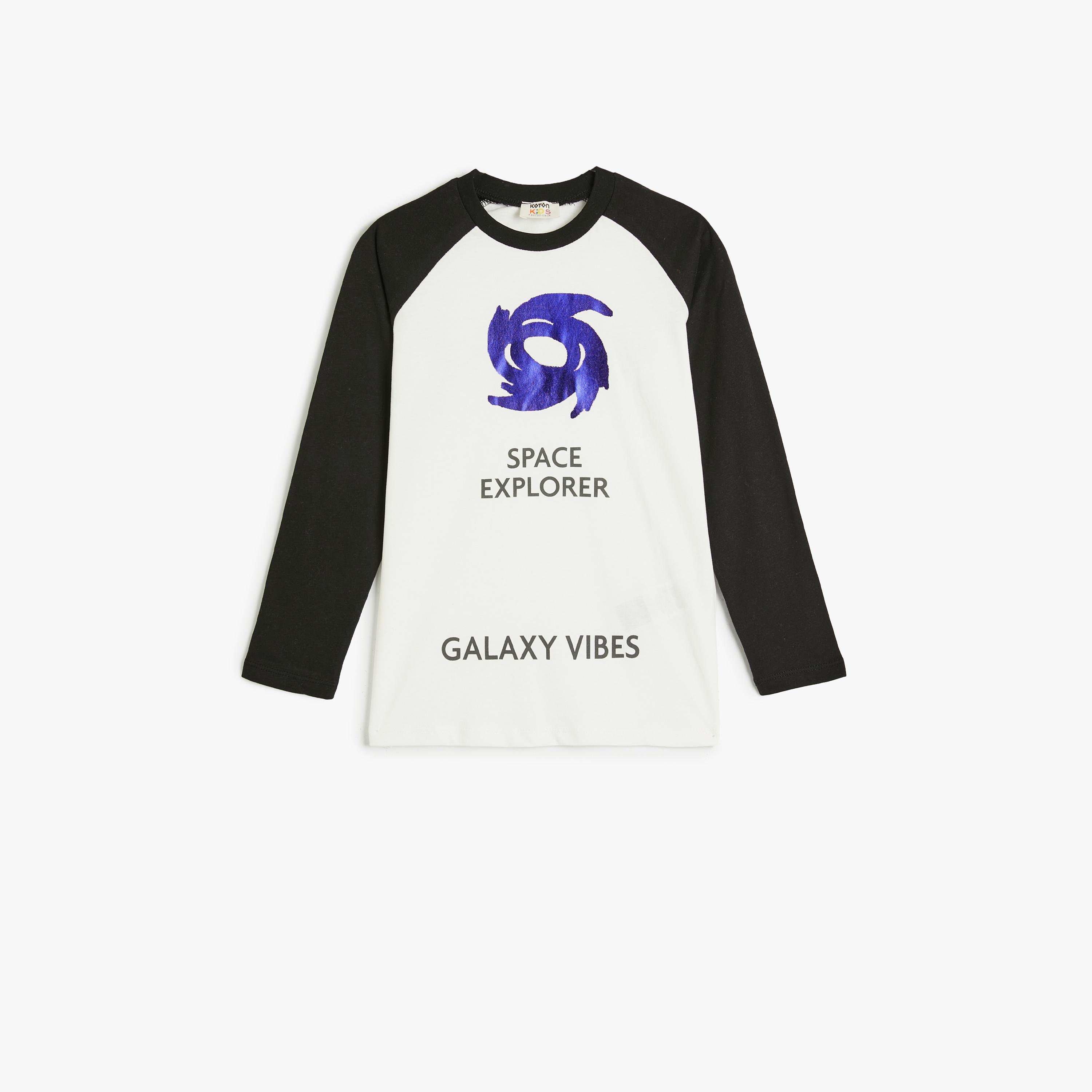تيشيرت بياقة دائرية وأكمام طويلة، مطبوع من كوتون-boys-clothing-tshirtsandpolos-image-1