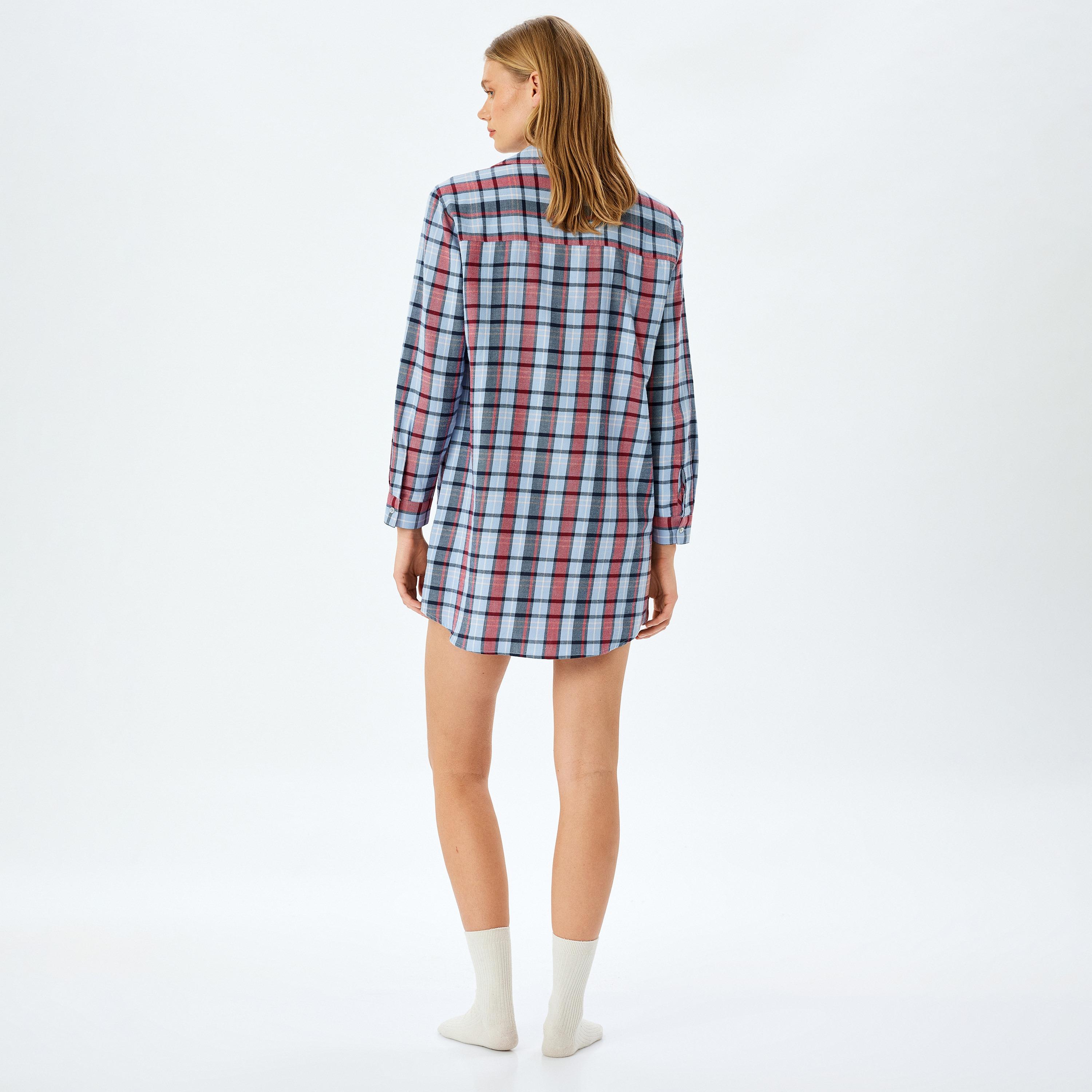 قميص نوم نسائي بنقشة كاروه وبياقة مشقوقة باللون الأزرق من كوتون-women-clothing-nightwear-pyjamas-tops-image-3