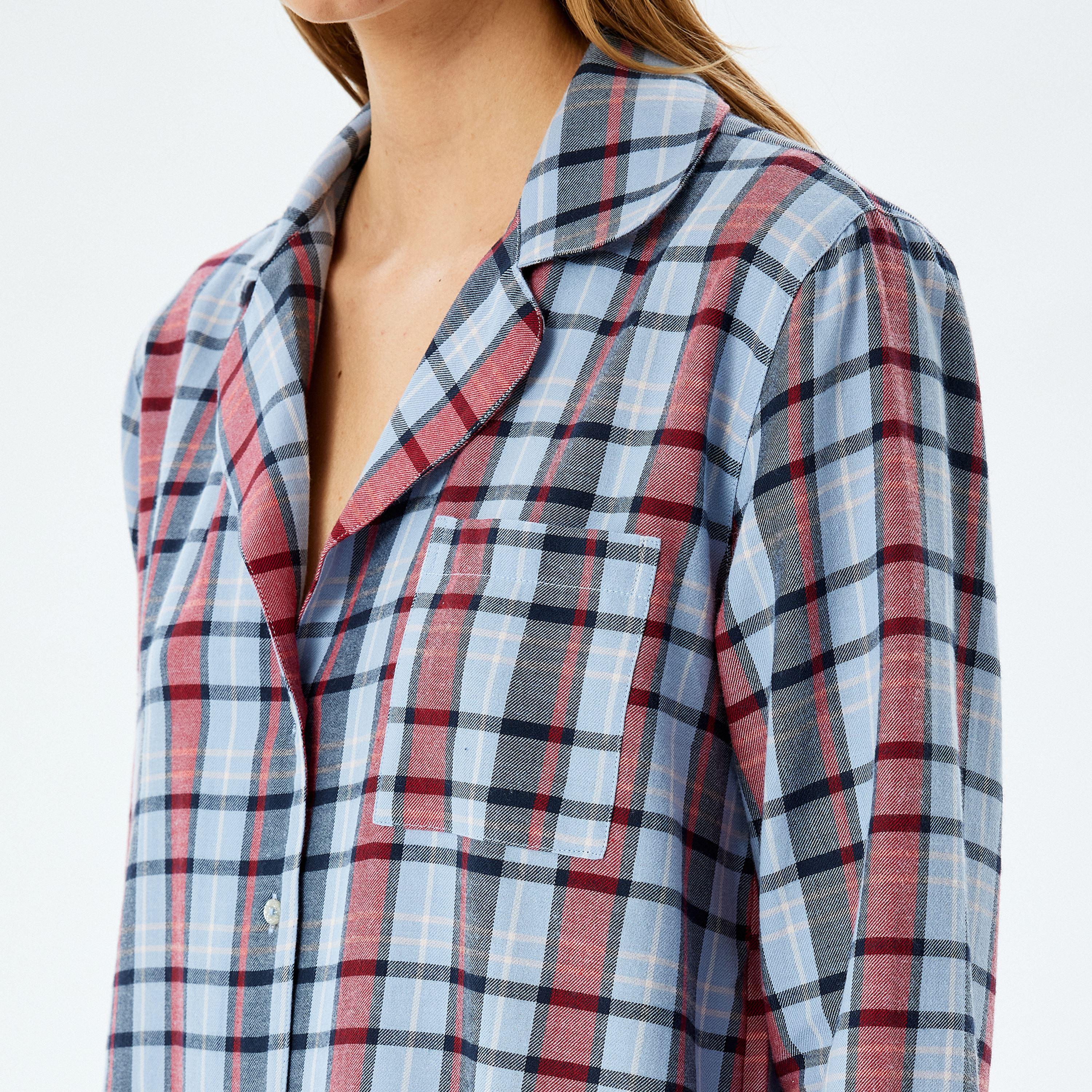 قميص نوم نسائي بنقشة كاروه وبياقة مشقوقة باللون الأزرق من كوتون-women-clothing-nightwear-pyjamas-tops-image-4