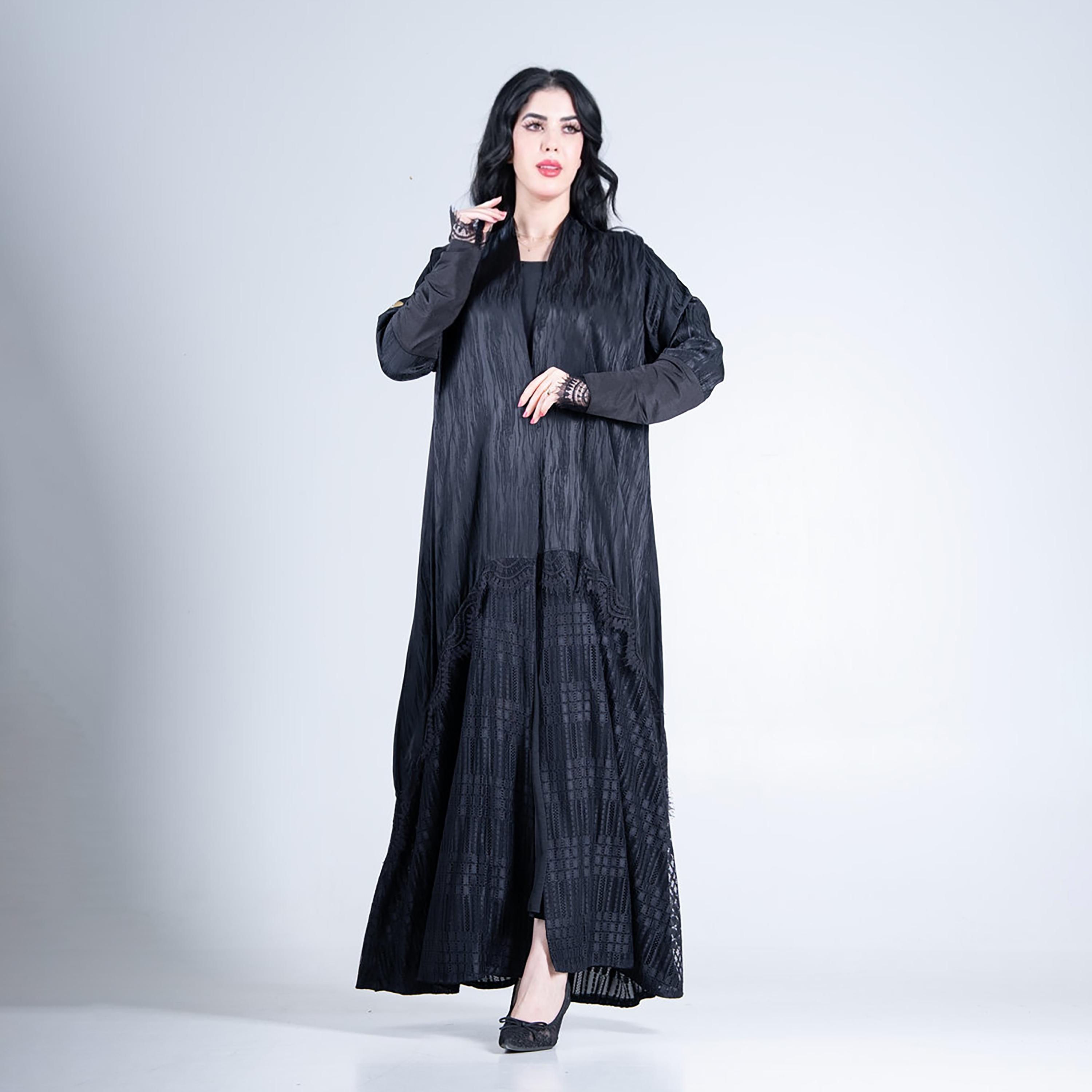 عباية حريمي كلوش دبل بليسيه كسرات من حريري باللون الأسود من الجمال الراقي-women-arabicclothing-abayas-image-1