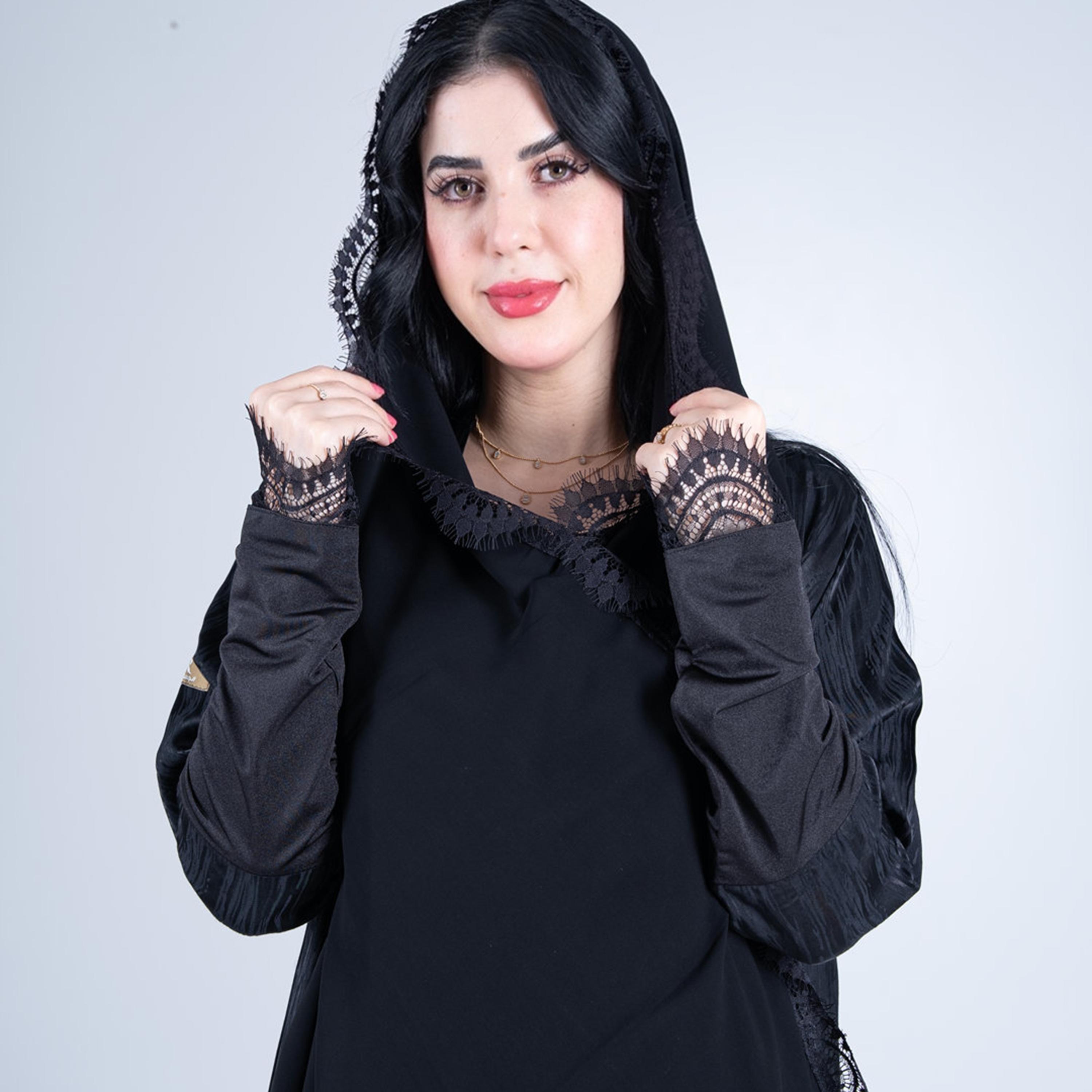 عباية حريمي كلوش دبل بليسيه كسرات من حريري باللون الأسود من الجمال الراقي-women-arabicclothing-abayas-image-3