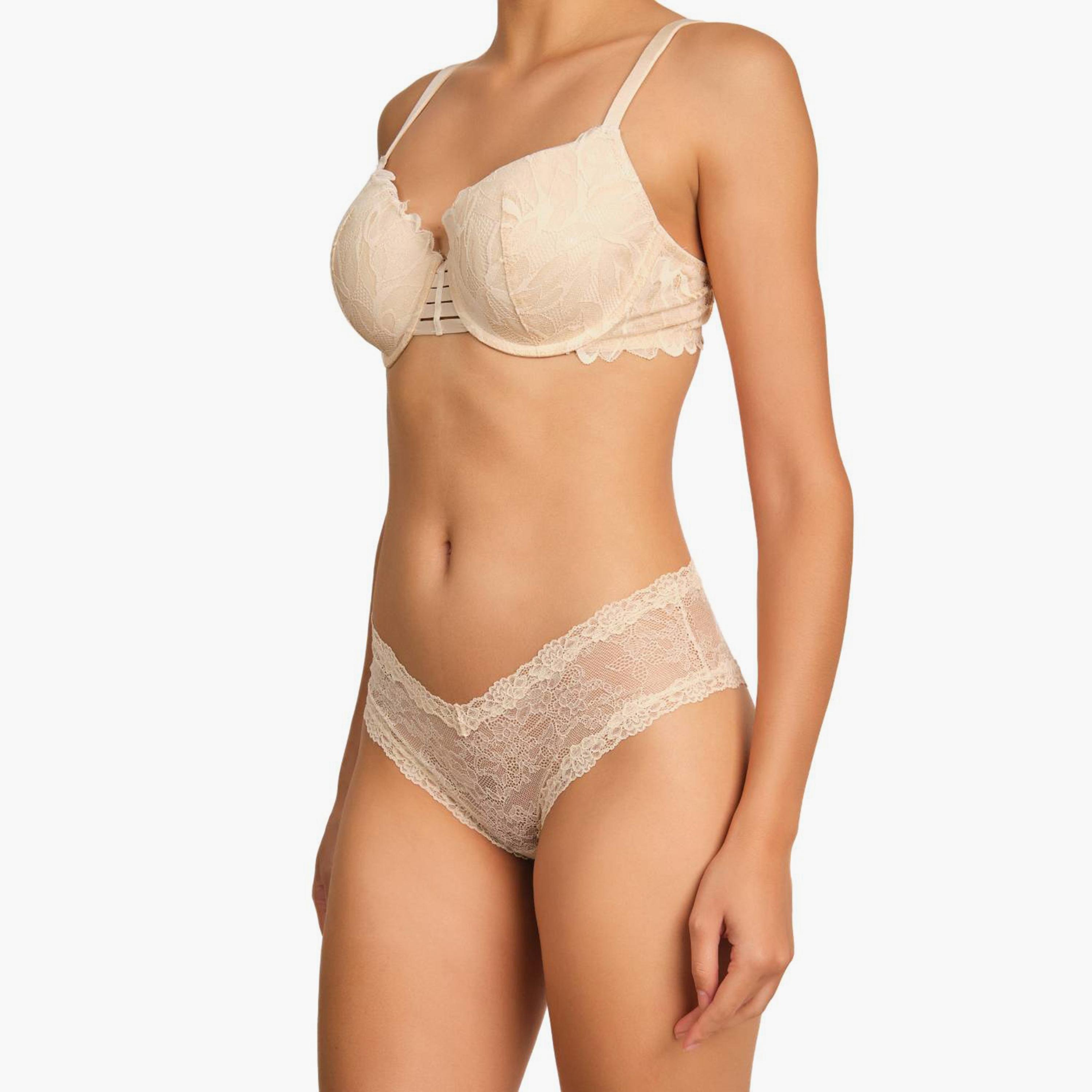 سراويل داخلية نسائية تشيكي مثيرة باللون الكريمي من الدانتيل بتغطية متوسطة من لا سنزا-women-clothing-lingerie-panties-image-2