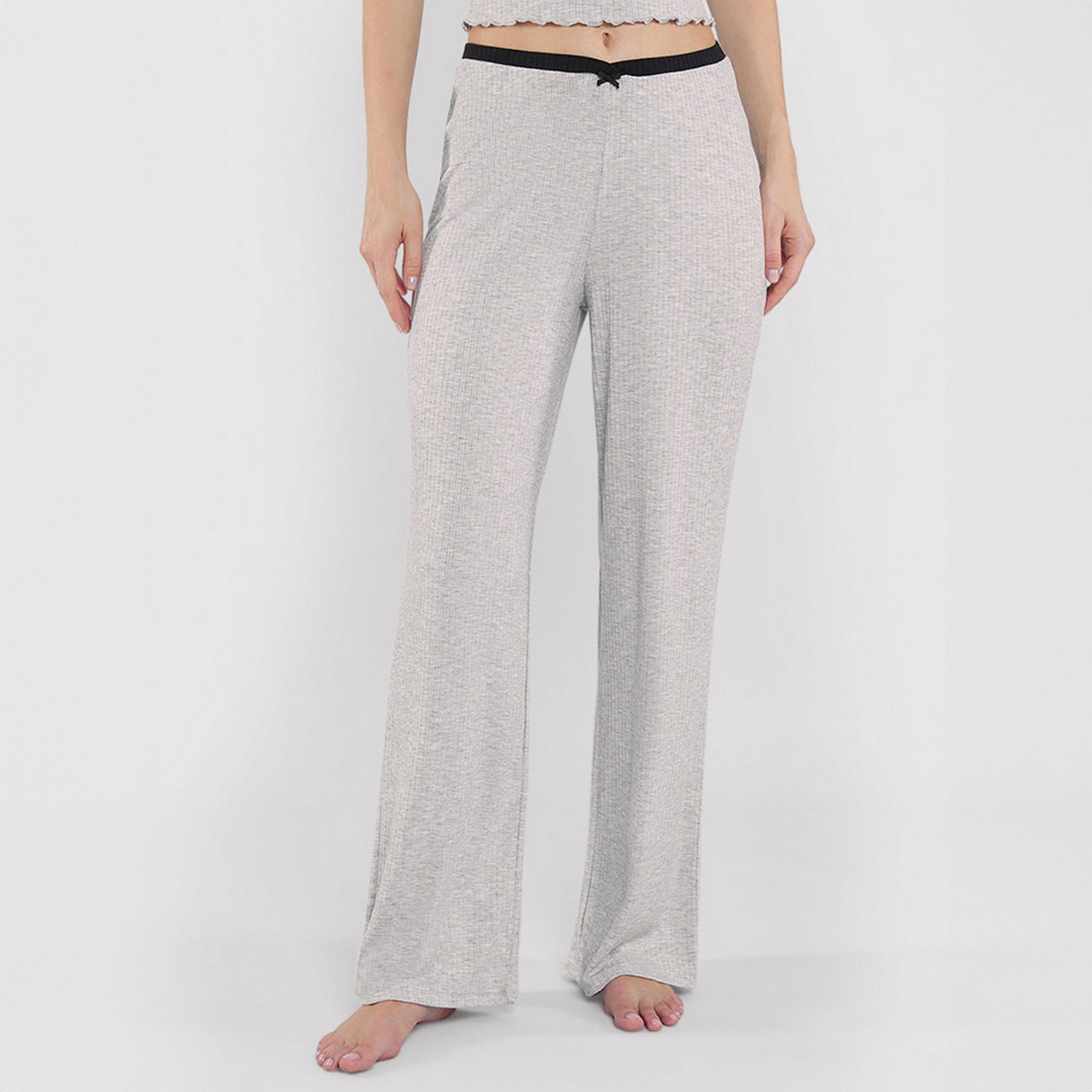 بيجامة نسائية بخصر مطاطي مرتفع ومزخرفة من لا سنزا-women-clothing-nightwear-pyjamas-bottoms-image-1