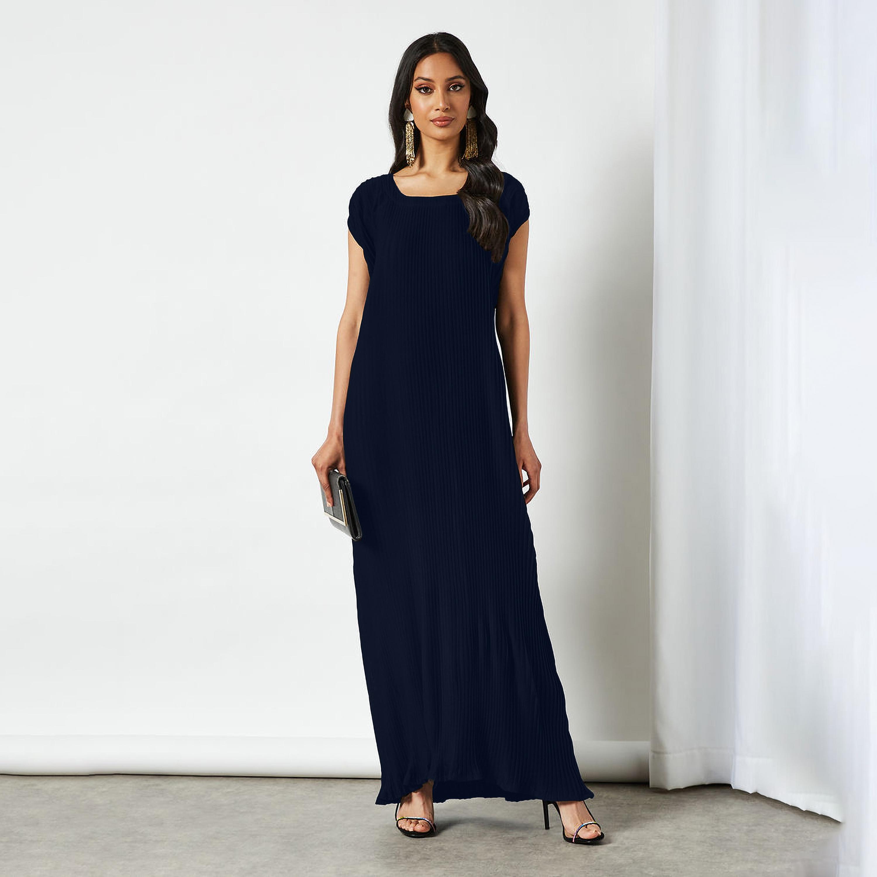 فستان داخلي من قماش الكريب نيدا بأكمام قصيرة ومطوي للنساء من نخبه-women-arabicclothing-abayainner-image-1