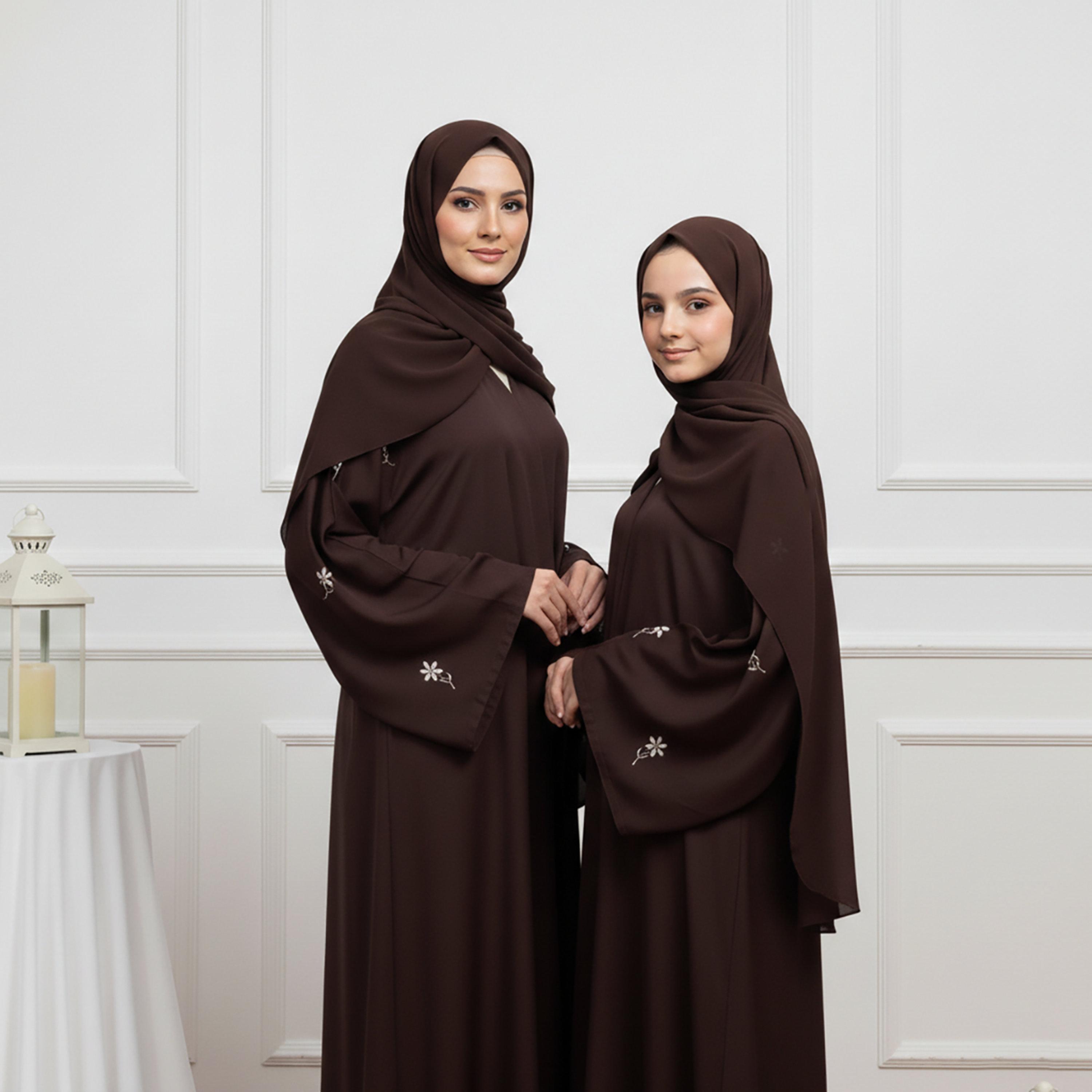 عباية بناتي قماش "ندى" بأكمام "فليرد" مع حجاب - أسود من نخبة-girls-arabicclothing-abayas-image-2