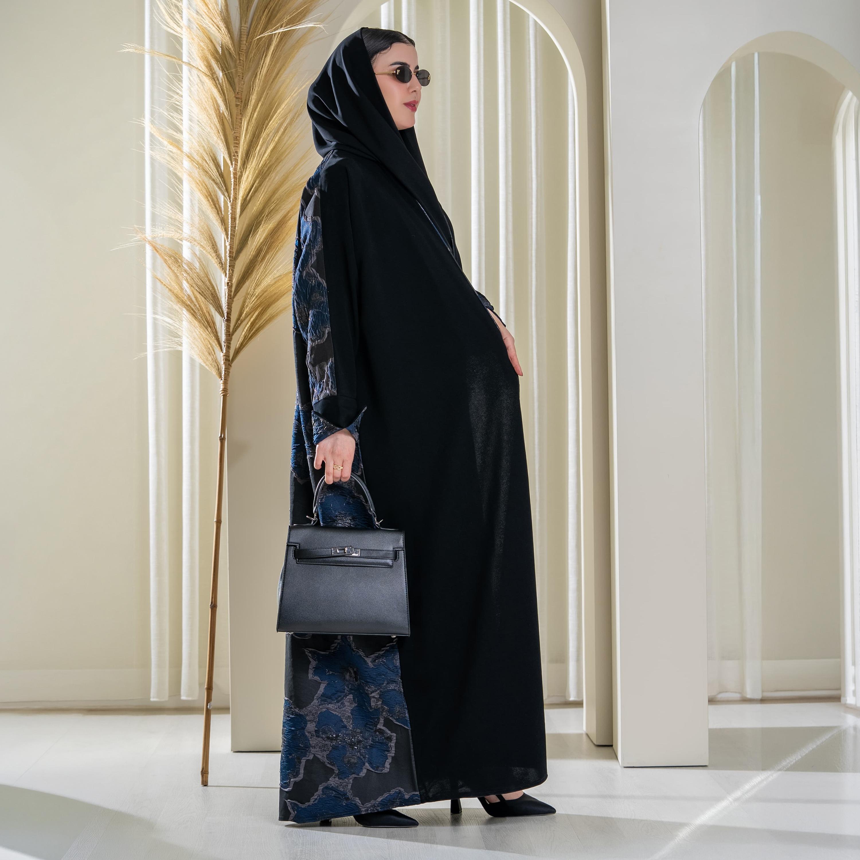 Elegant Hijab Black Floral Print Crepe Women's Half Cloche Abaya with Hijab-women-arabicclothing-abayas-image-2