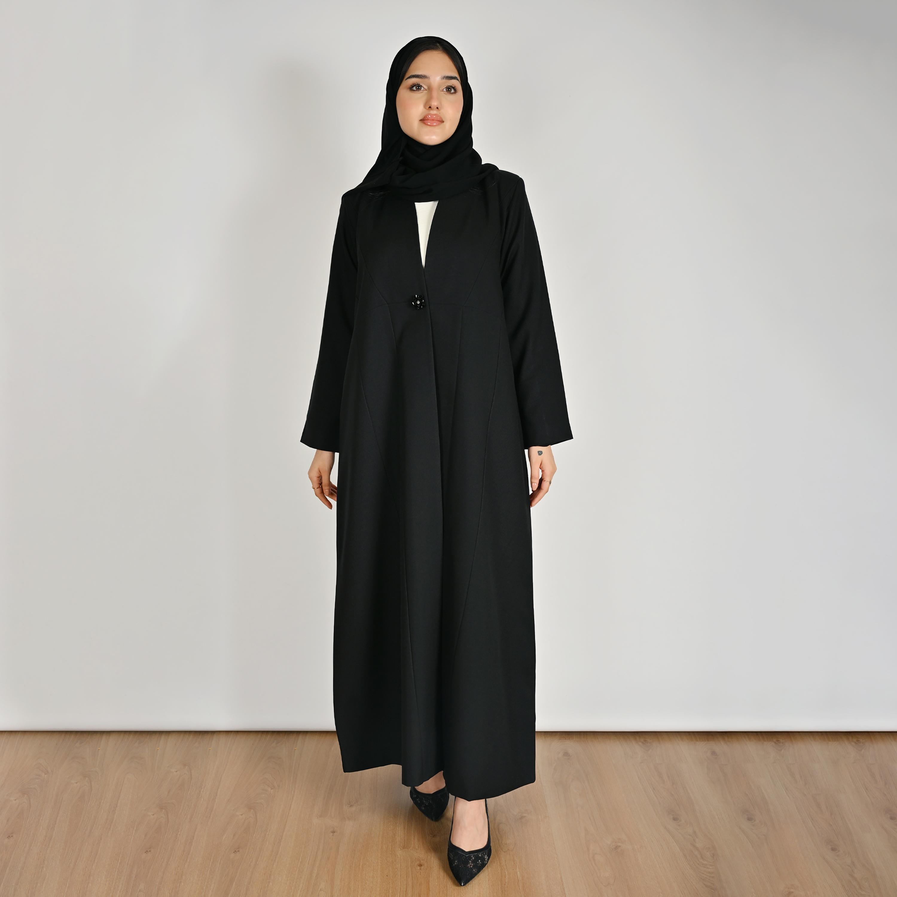 عباية كتان حريمي مفتوحة من الأمام بتفاصيل أزرار كريستال مع حجاب من حوراء-women-arabicclothing-abayas-image-1