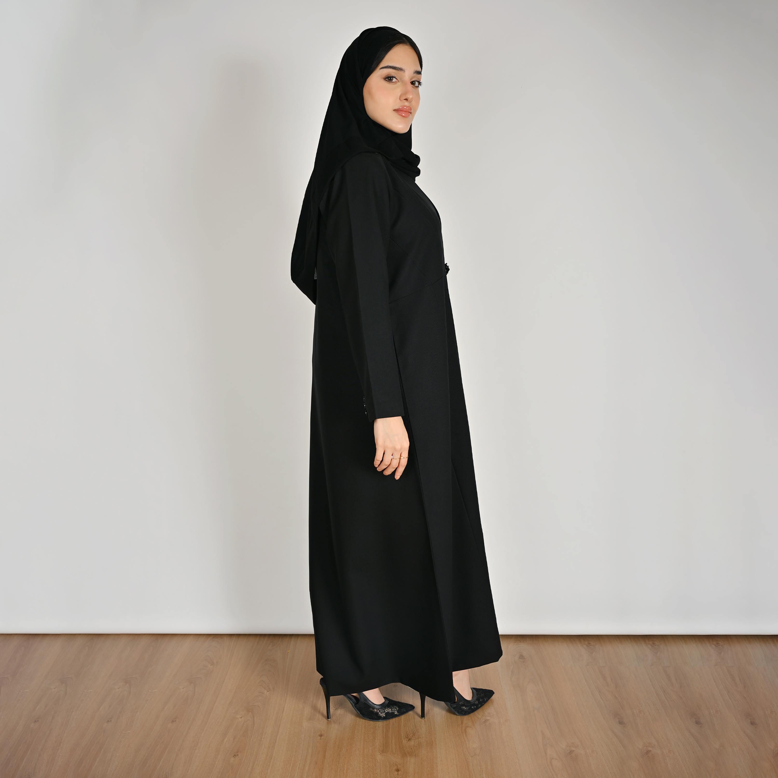 عباية كتان حريمي مفتوحة من الأمام بتفاصيل أزرار كريستال مع حجاب من حوراء-women-arabicclothing-abayas-image-5