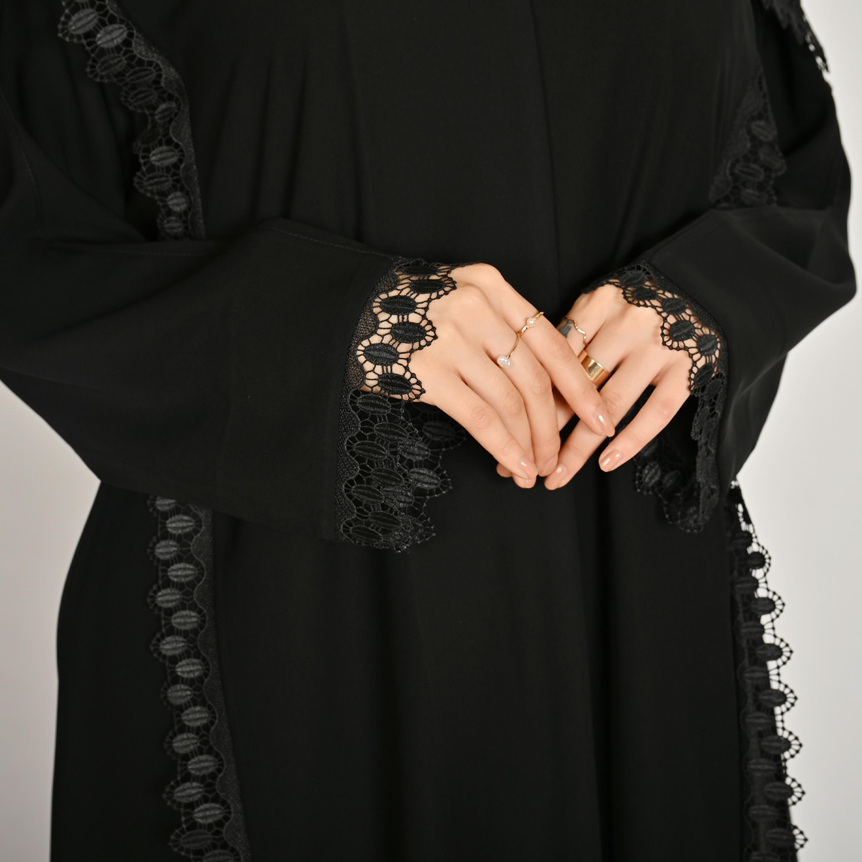 عباية كتان حريمي ومزينة بالدانتيل باللون الأسود مع حجاب من حوراء-women-arabicclothing-abayas-image-4