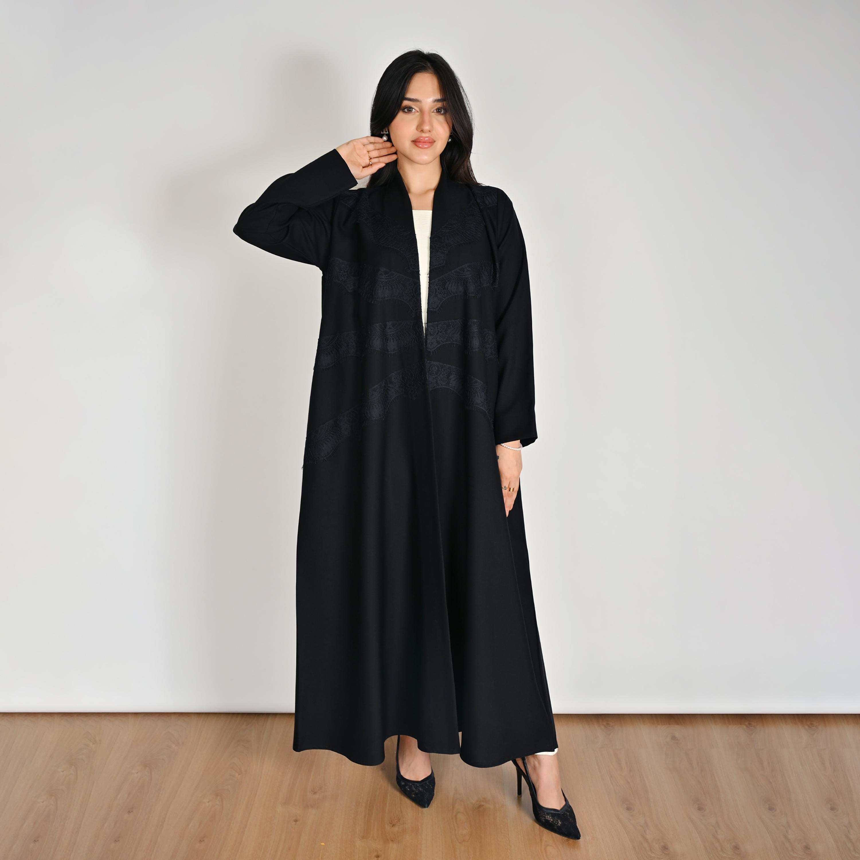 عباية كتان حريمي مفتوحة من الأمام بتفاصيل لوحة دانتيل باللون الأسود مع حجاب من حوراء-women-arabicclothing-abayas-image-1