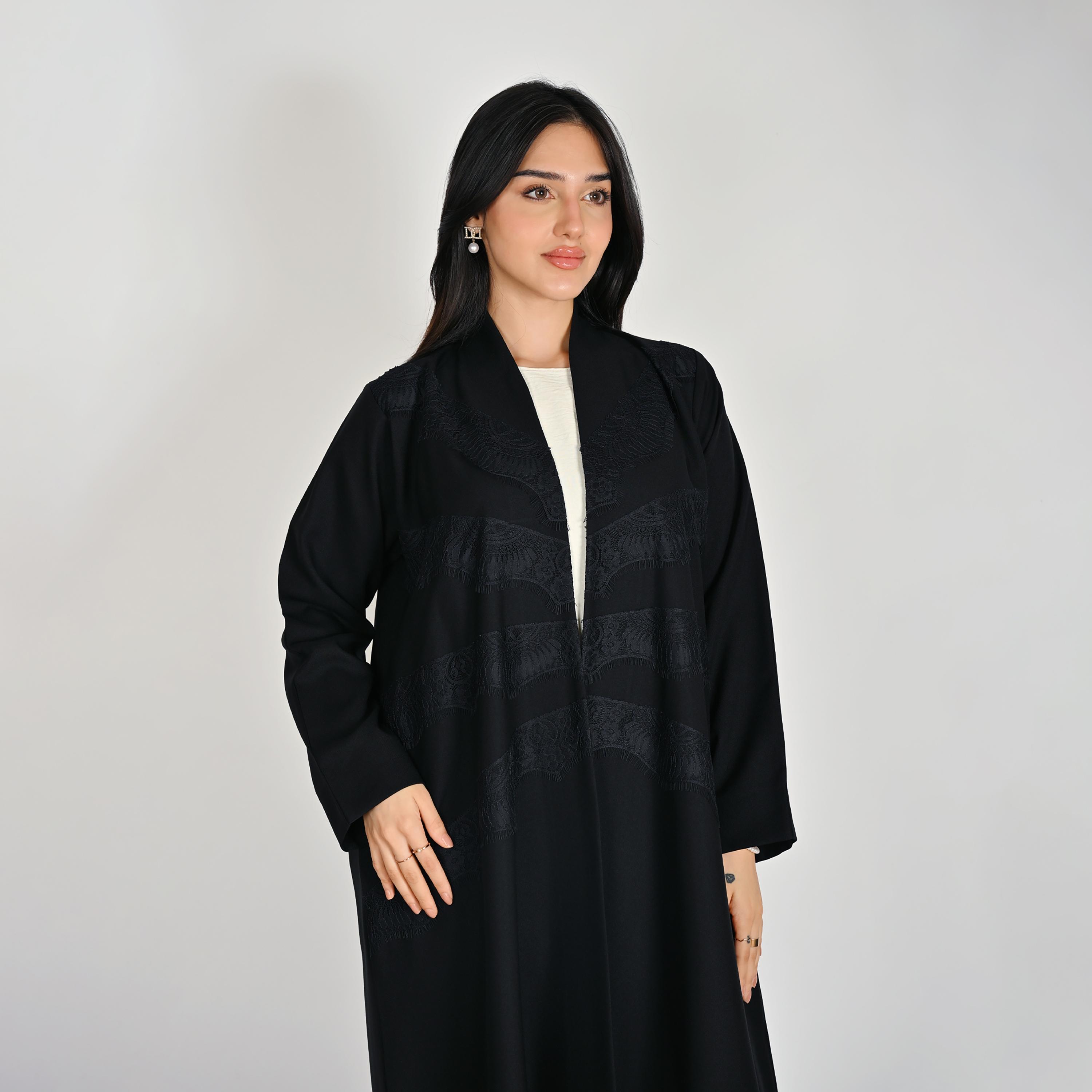 عباية كتان حريمي مفتوحة من الأمام بتفاصيل لوحة دانتيل باللون الأسود مع حجاب من حوراء-women-arabicclothing-abayas-image-3