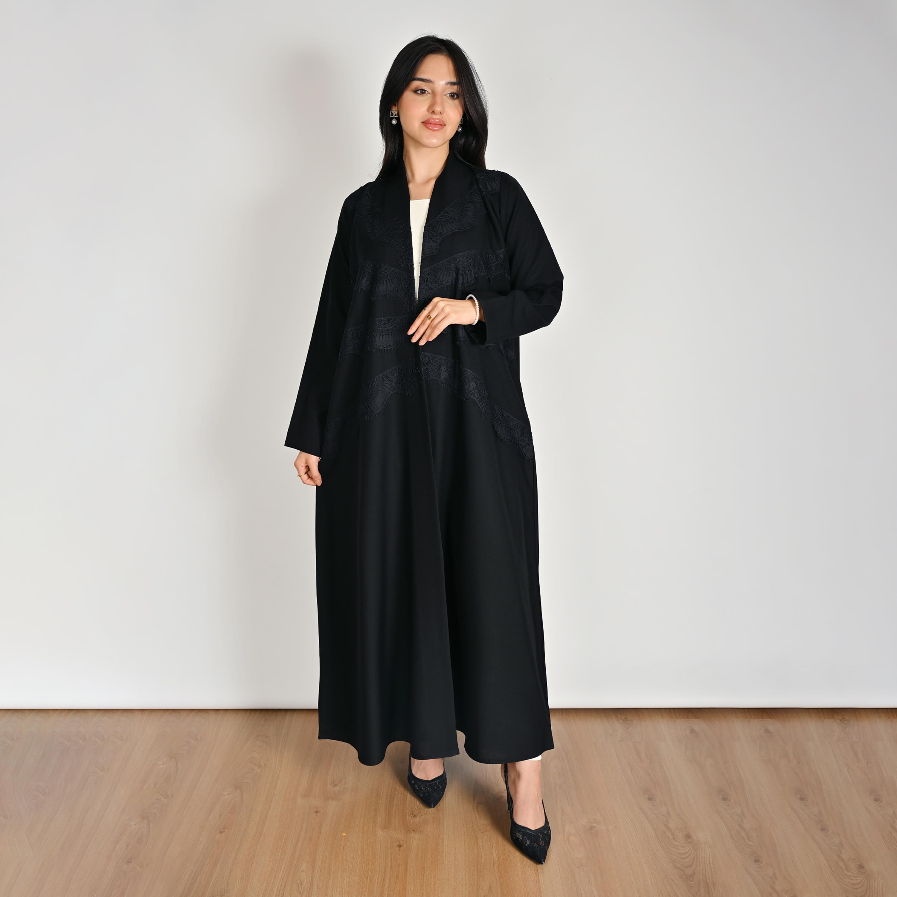 عباية كتان حريمي مفتوحة من الأمام بتفاصيل لوحة دانتيل باللون الأسود مع حجاب من حوراء-women-arabicclothing-abayas-image-4
