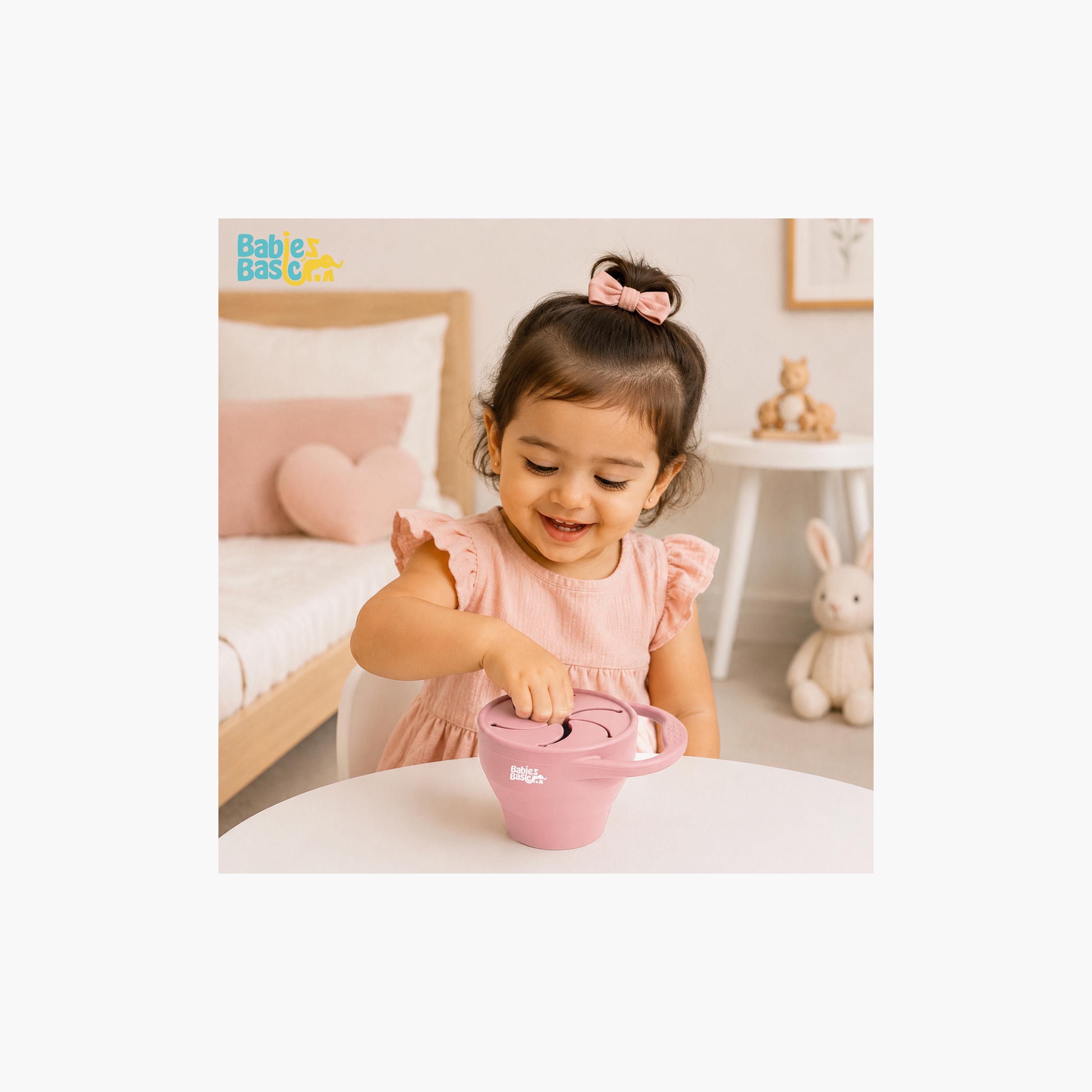 كوب سيليكون قابل للطي للوجبات الخفيفة مع غطاء - 150 مل من بيبيز بيزك-baby-feeding-mealtimeessentials-image-3