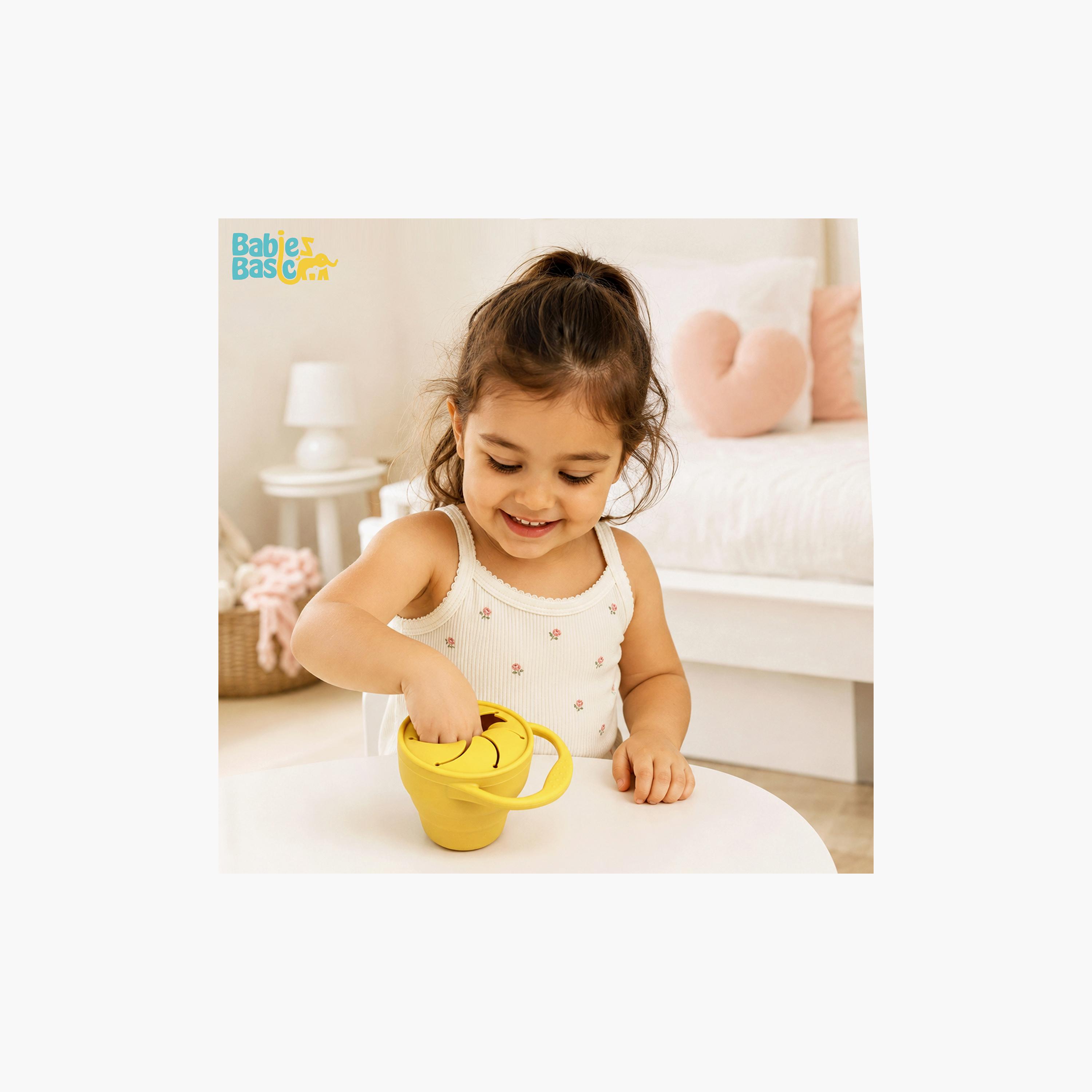 كوب سيليكون قابل للطي للوجبات الخفيفة مع غطاء - 150 مل من بيبيز بيزك-baby-feeding-mealtimeessentials-image-3