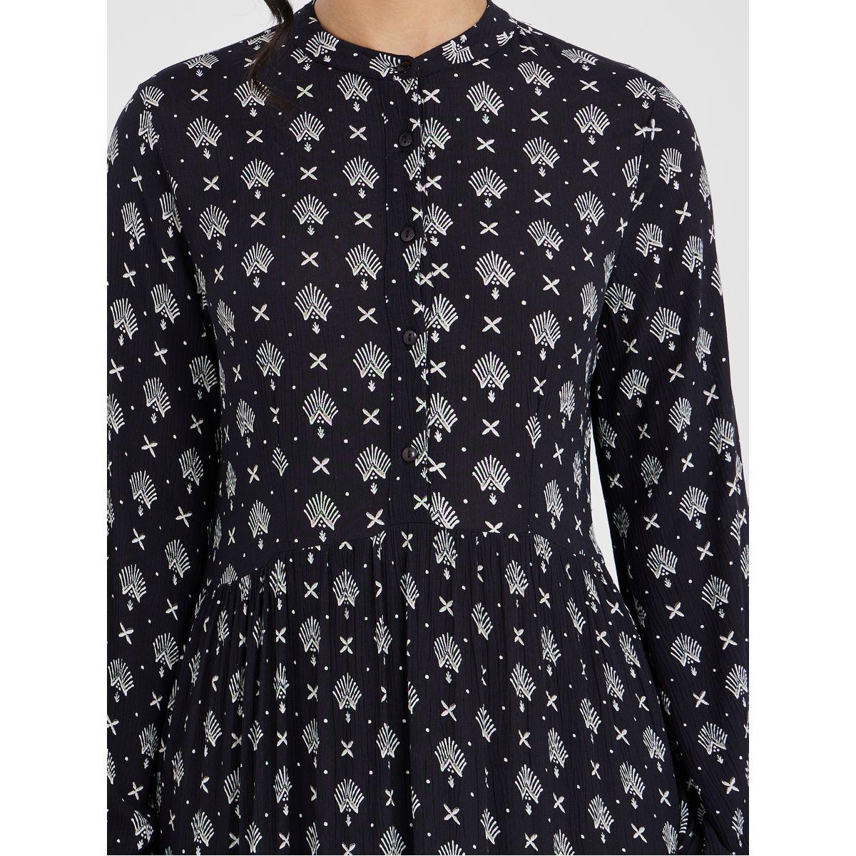 Styli Long Sleeves Boho Print Tiered Maxi Dress-women-clothing-dresses-image-3