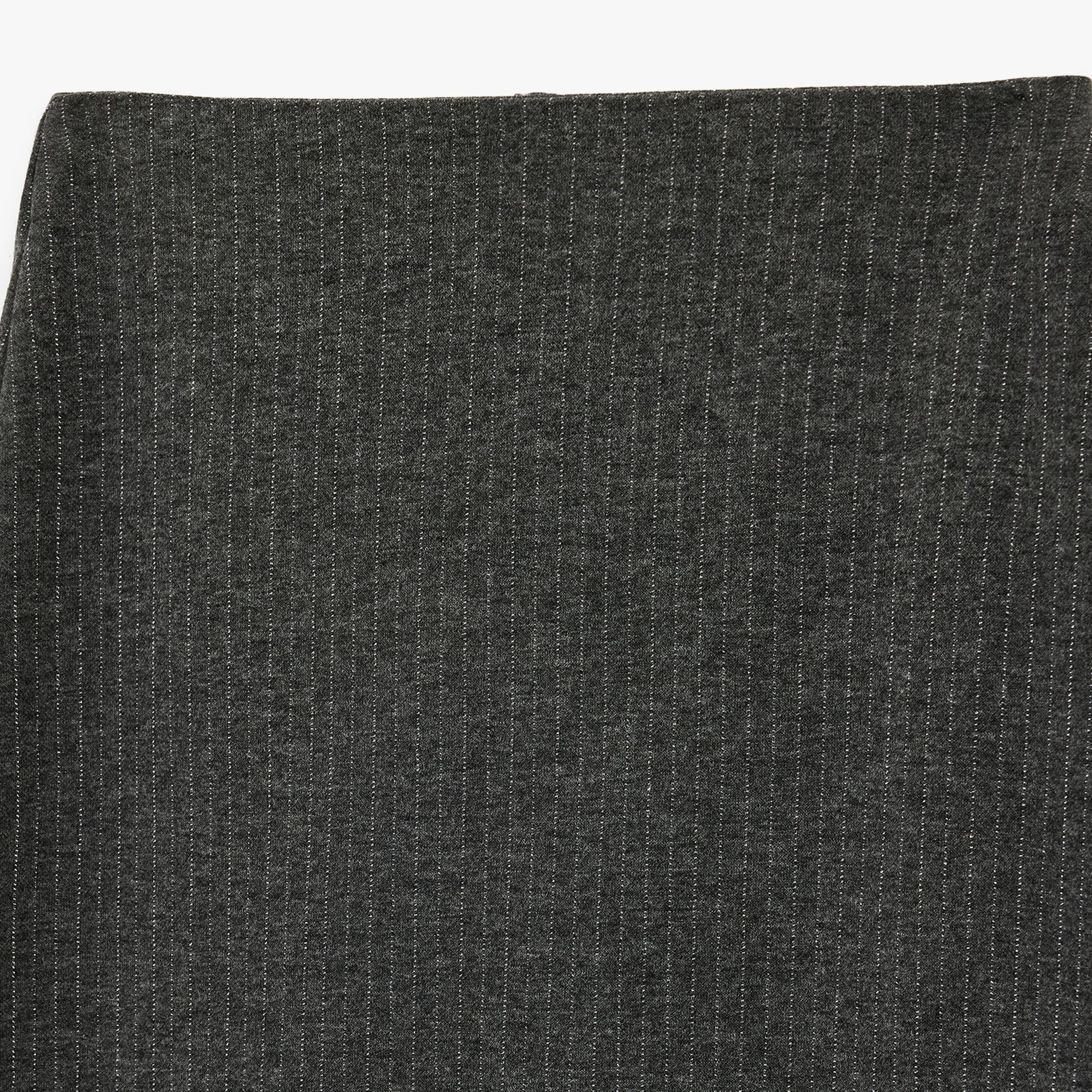 تنورة ميدي نسائية "بنسل" بفتحة ولون فحم مخطط بلمعة شيمر من كوتون-women-clothing-bottoms-skirts-image-5