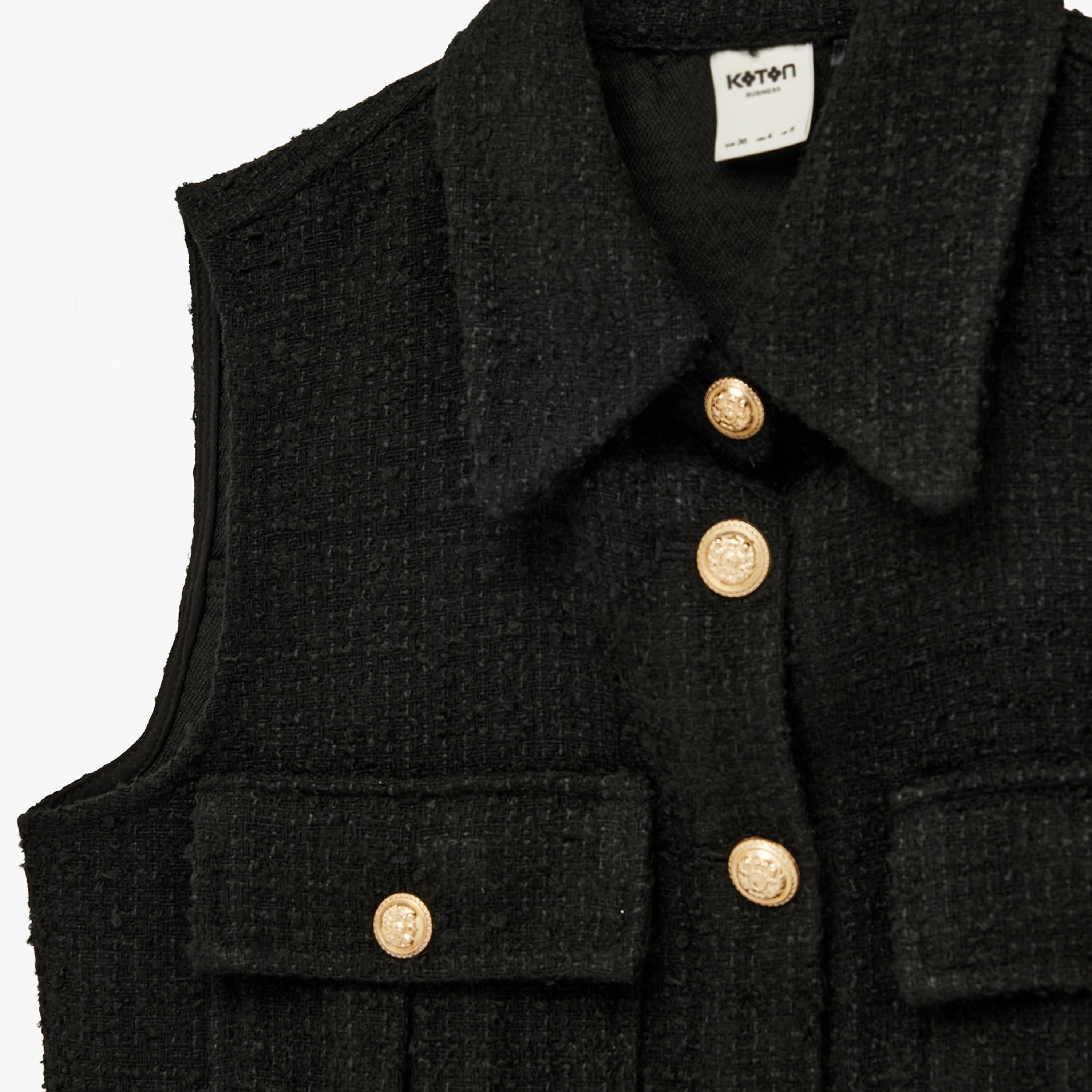 جيليه (صديرية) كروپ نسائي من التويد بياقة قميص بلون أسود من كوتون-women-winterwear-coatsandjackets-waistcoats-image-4