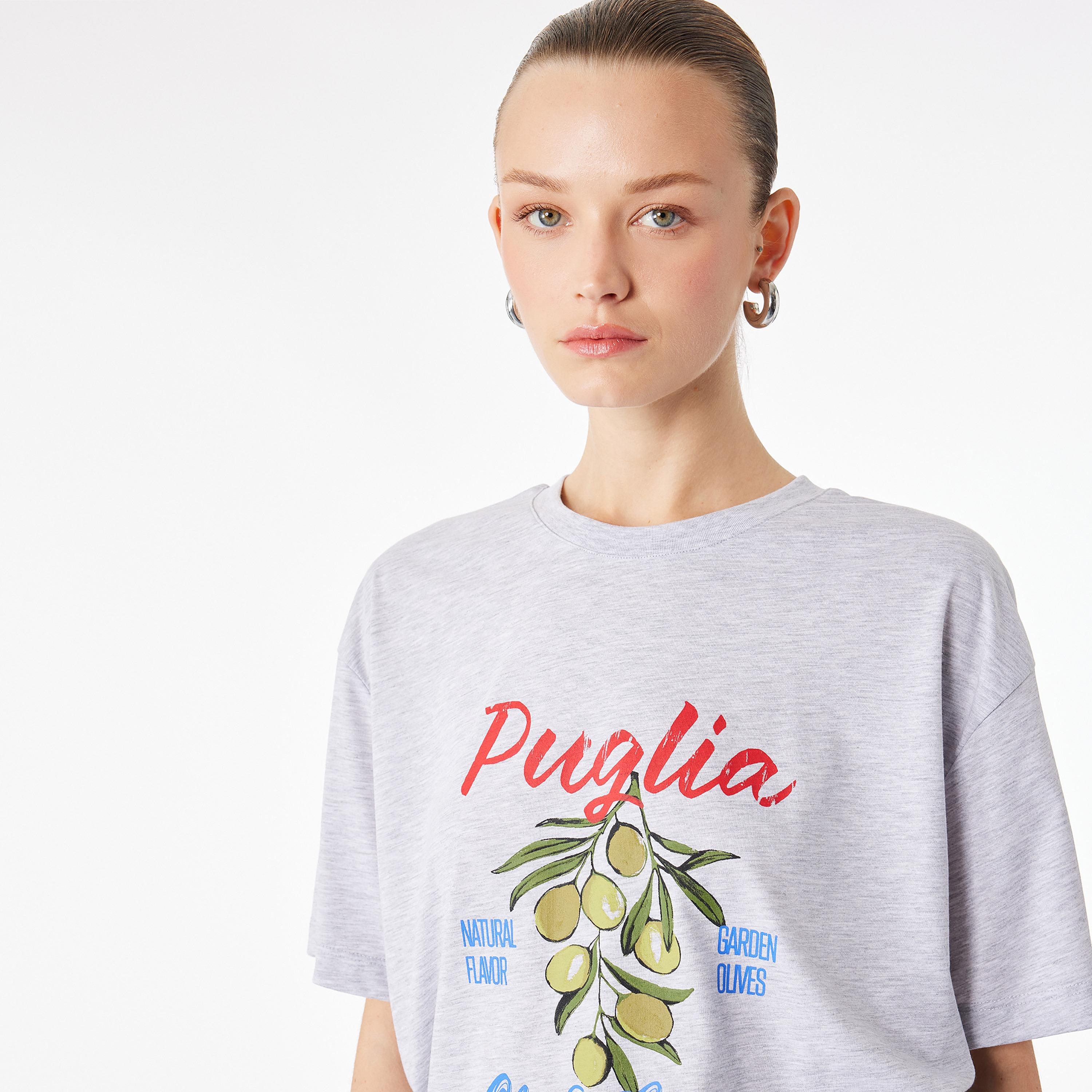 تيشيرت نسائي بطبعة "غرافيك" الزيتون بلون رمادي من كوتون-women-clothing-tshirts-image-3