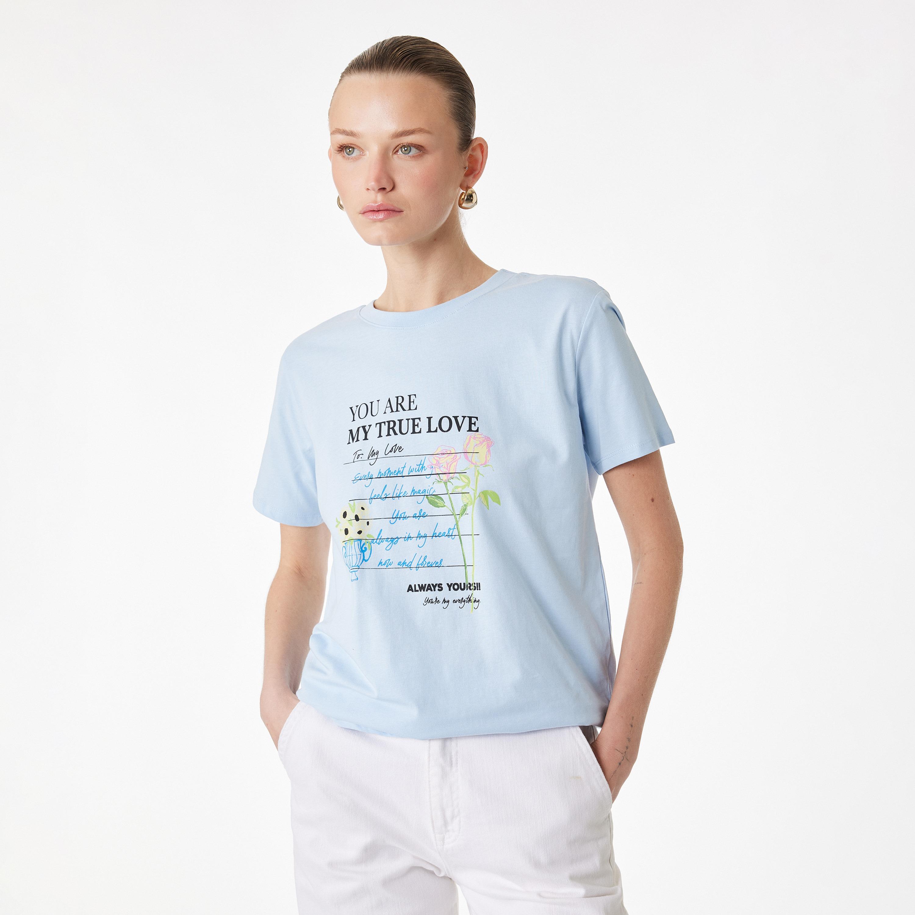 تيشيرت قطني نسائي بطبعة "غرافيك" الزهور بلون أزرق فاتح من كوتون-women-clothing-tshirts-image-1