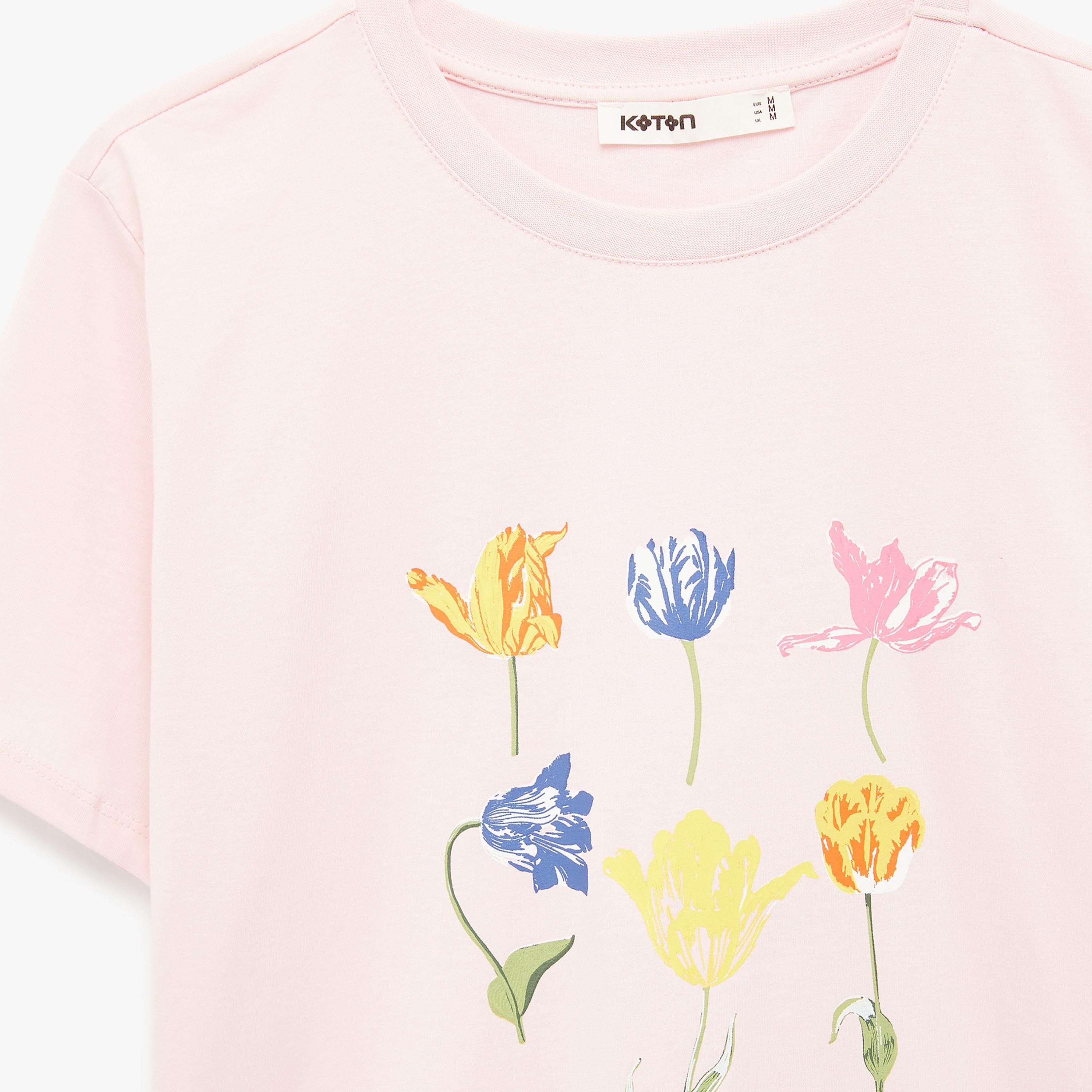 تيشيرت قطني نسائي بطبعة "غرافيك" الزهور بلون وردي من كوتون-women-clothing-tshirts-image-5