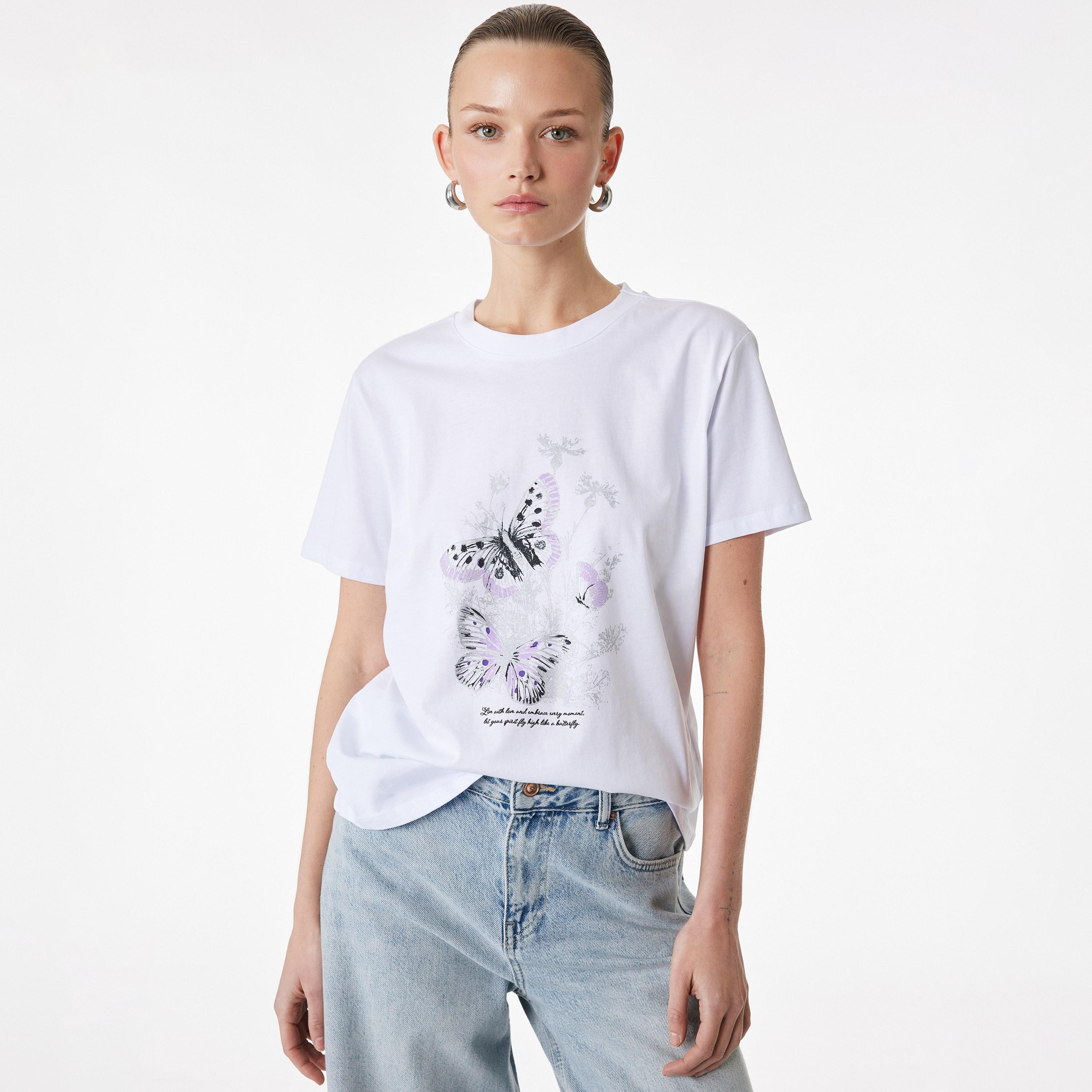 تيشيرت قطني نسائي بطبعة "غرافيك" لفراشة بلون أبيض من كوتون-women-clothing-tshirts-image-1