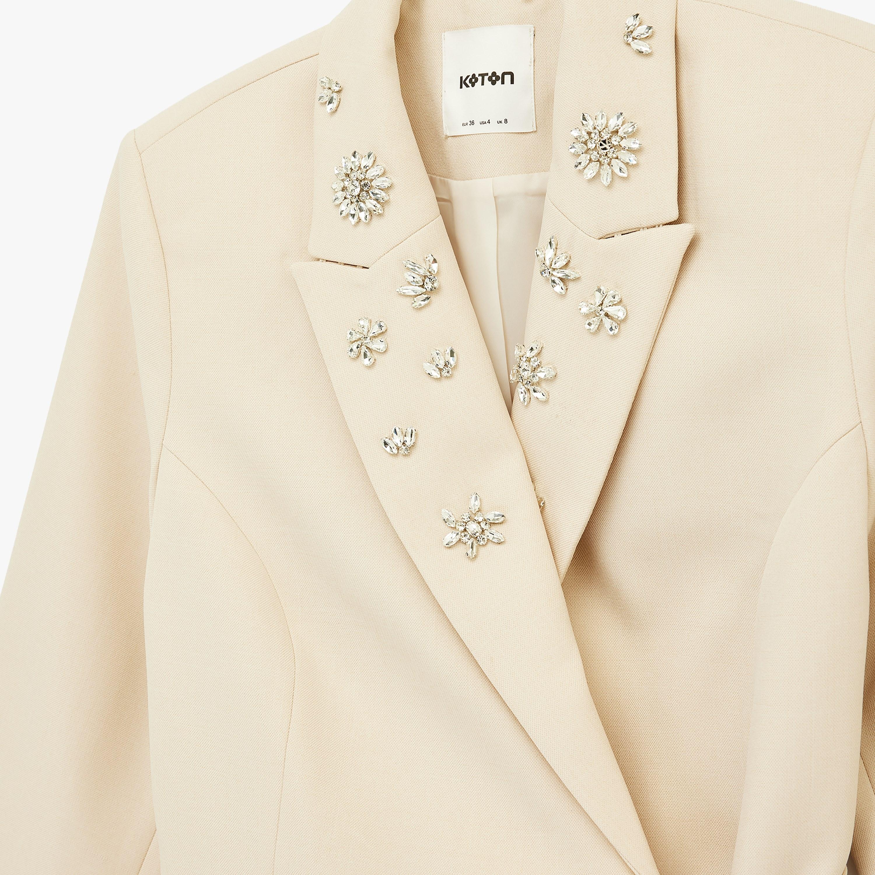 KOTON Beige Crystal Detailed Lapel Collar Women's Single Breasted Blazer-women-clothing-coatsandjackets-blazers-image-5