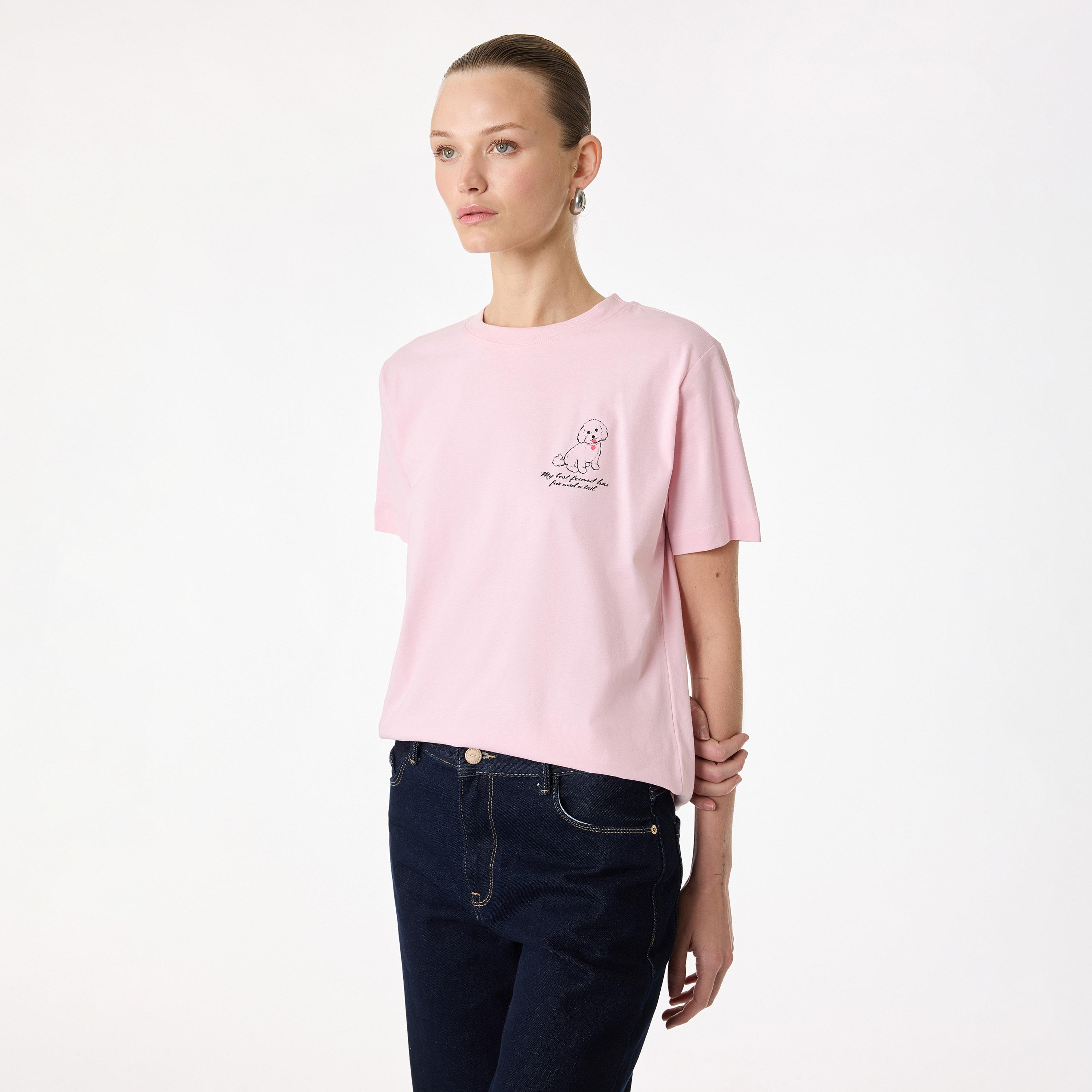تيشيرت قطني نسائي بطبعة "غرافيك" لجرو بلون وردي من كوتون-women-clothing-tshirts-image-3