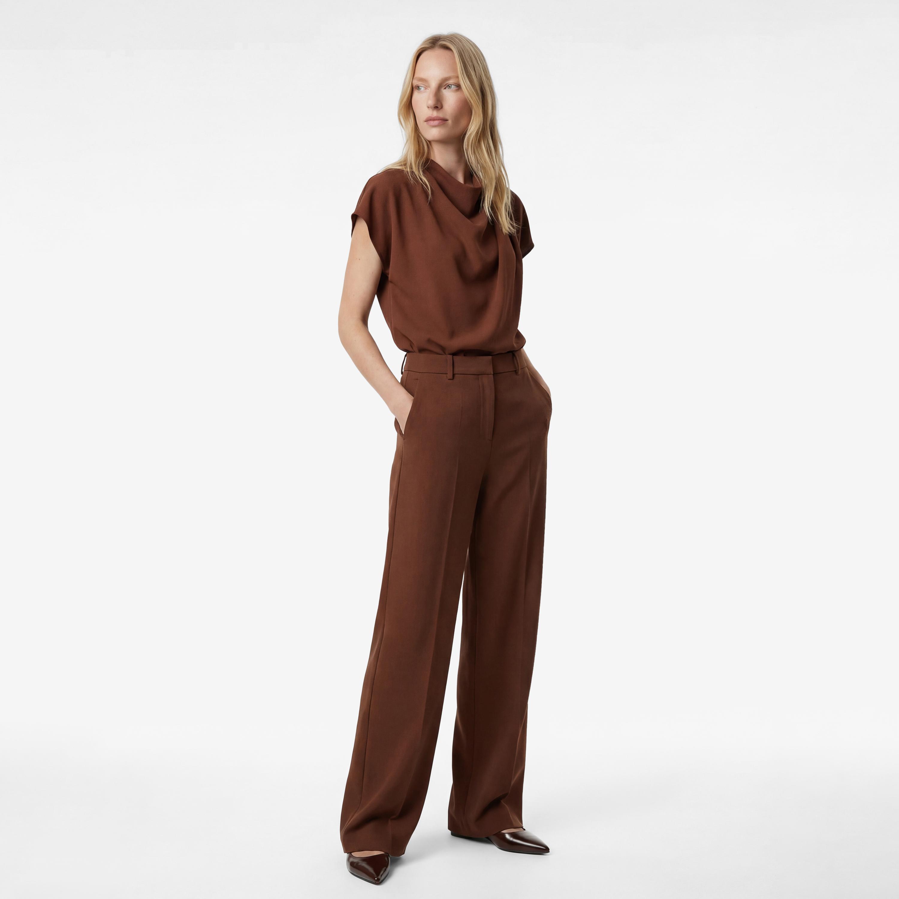 بلوزة نسائية بياقة "كاول نيك" وأكمام "كيب" بلون بني من كوتون-women-clothing-shirtsandblouses-blouses-image-2