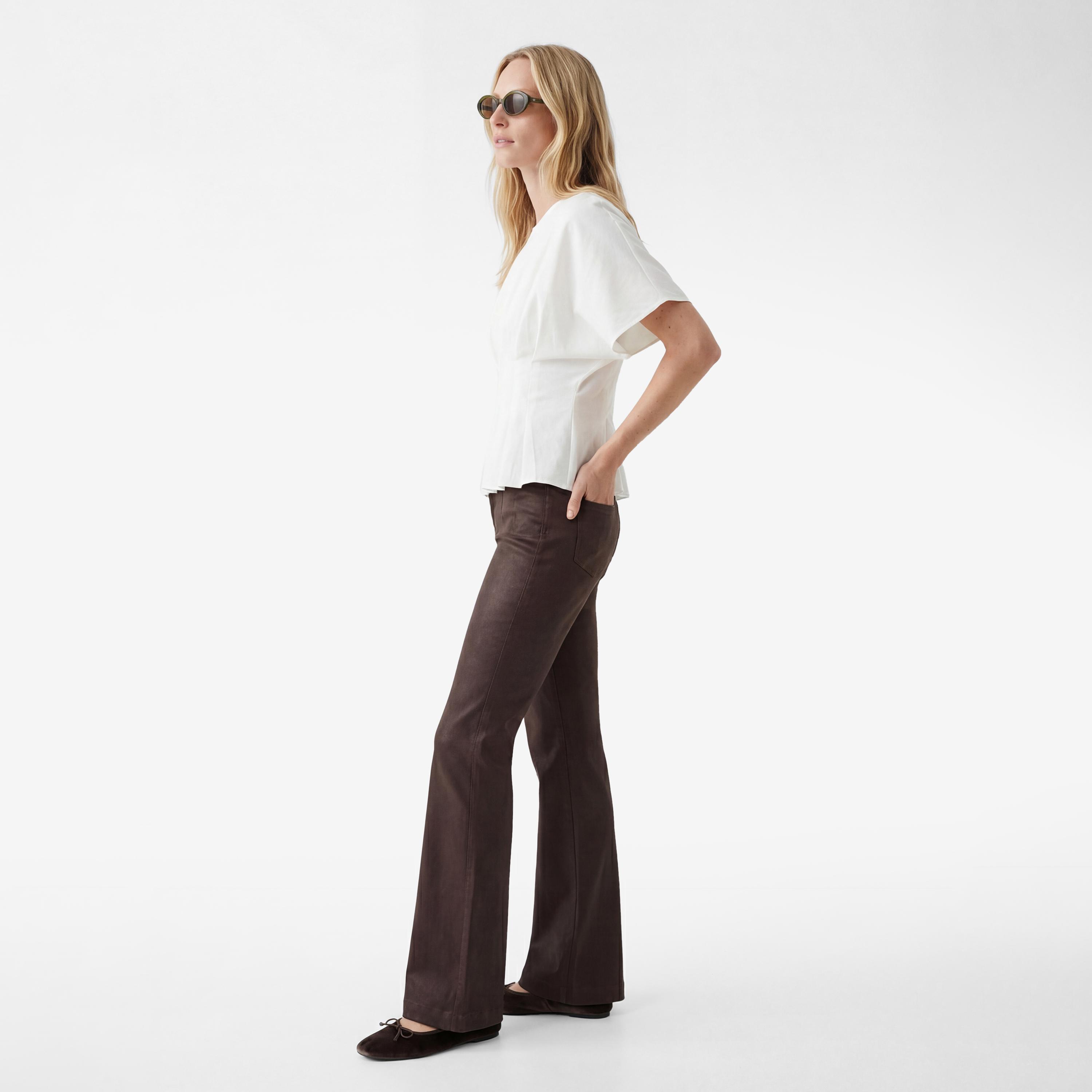 بلوزة نسائية بياقة بلون أوف وايت من كوتون-women-clothing-shirtsandblouses-blouses-image-2