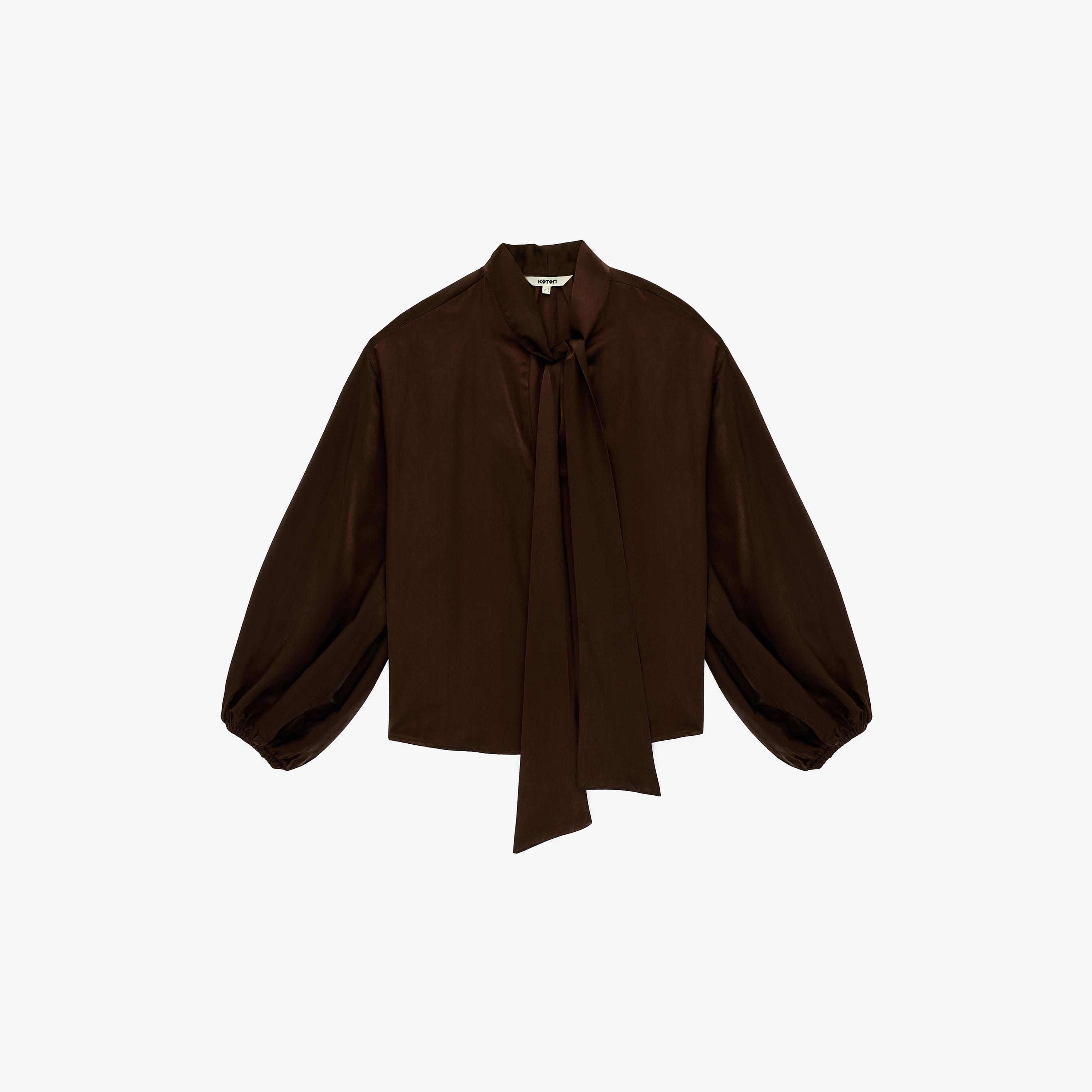 بلوزة نسائية بأكمام "بالون" وياقة "تاي-أب" تربط برباط من كوتون-women-clothing-shirtsandblouses-blouses-image-3