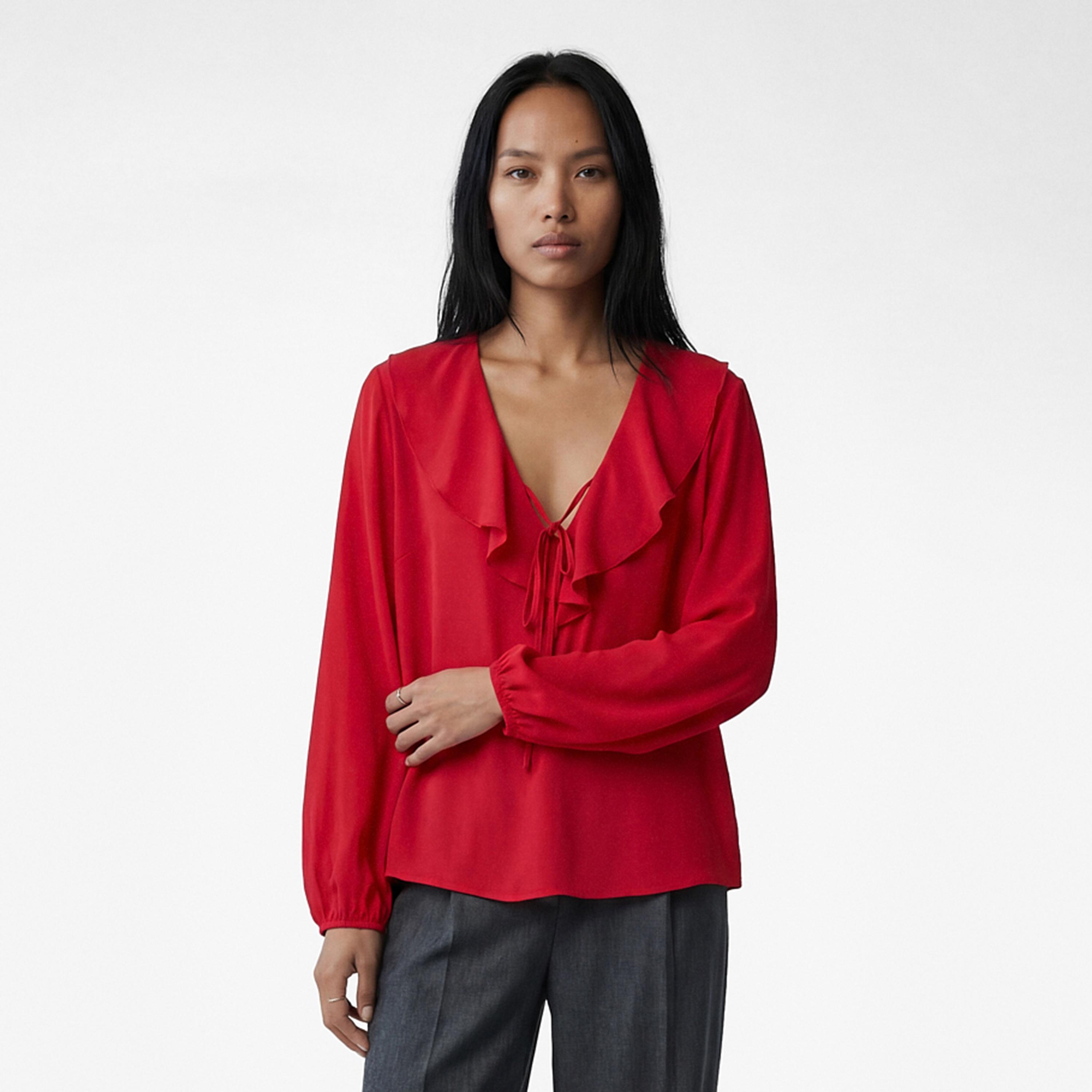 بلوزة نسائية بأكمام "جاذرد كف" مزمومة عند المعصم بلون أحمر من كوتون-women-clothing-shirtsandblouses-blouses-image-1