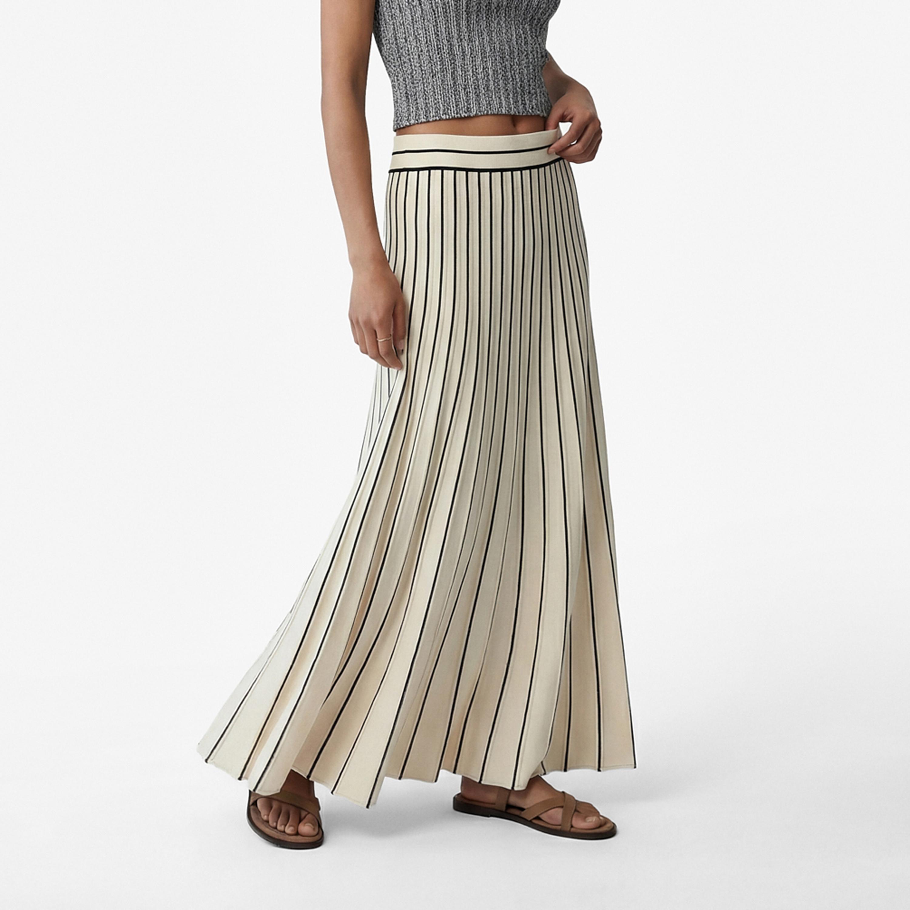 تنورة ماكسي نسائية بقصة كلوش من قماش الأكريليك المخطط بلون بيج من كوتون-women-clothing-bottoms-skirts-image-3
