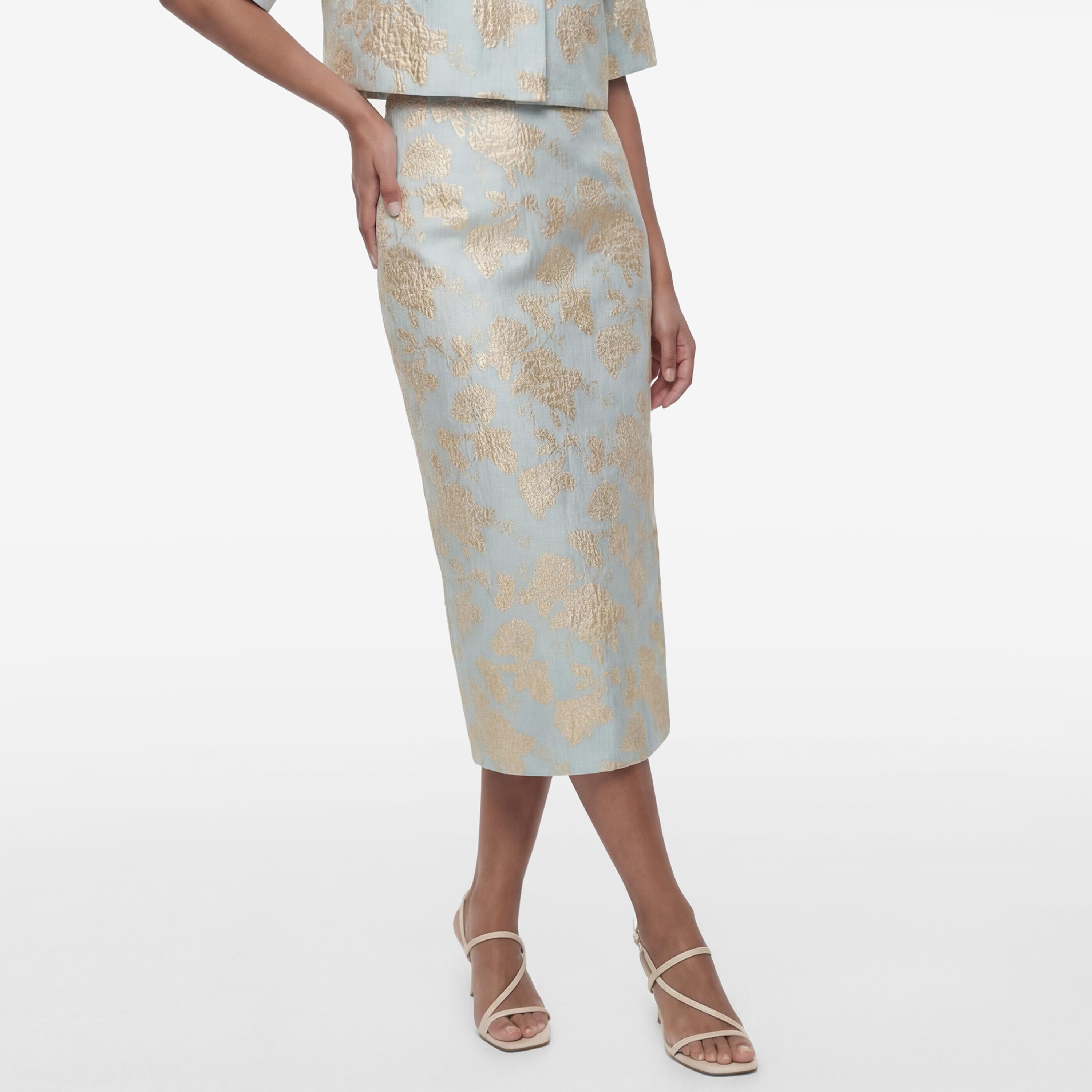 تنورة ميدي نسائية "بنسل" مطرزة بخيوط ميتاليك ونقشة زهور زرقاء من كوتون-women-clothing-bottoms-skirts-image-3