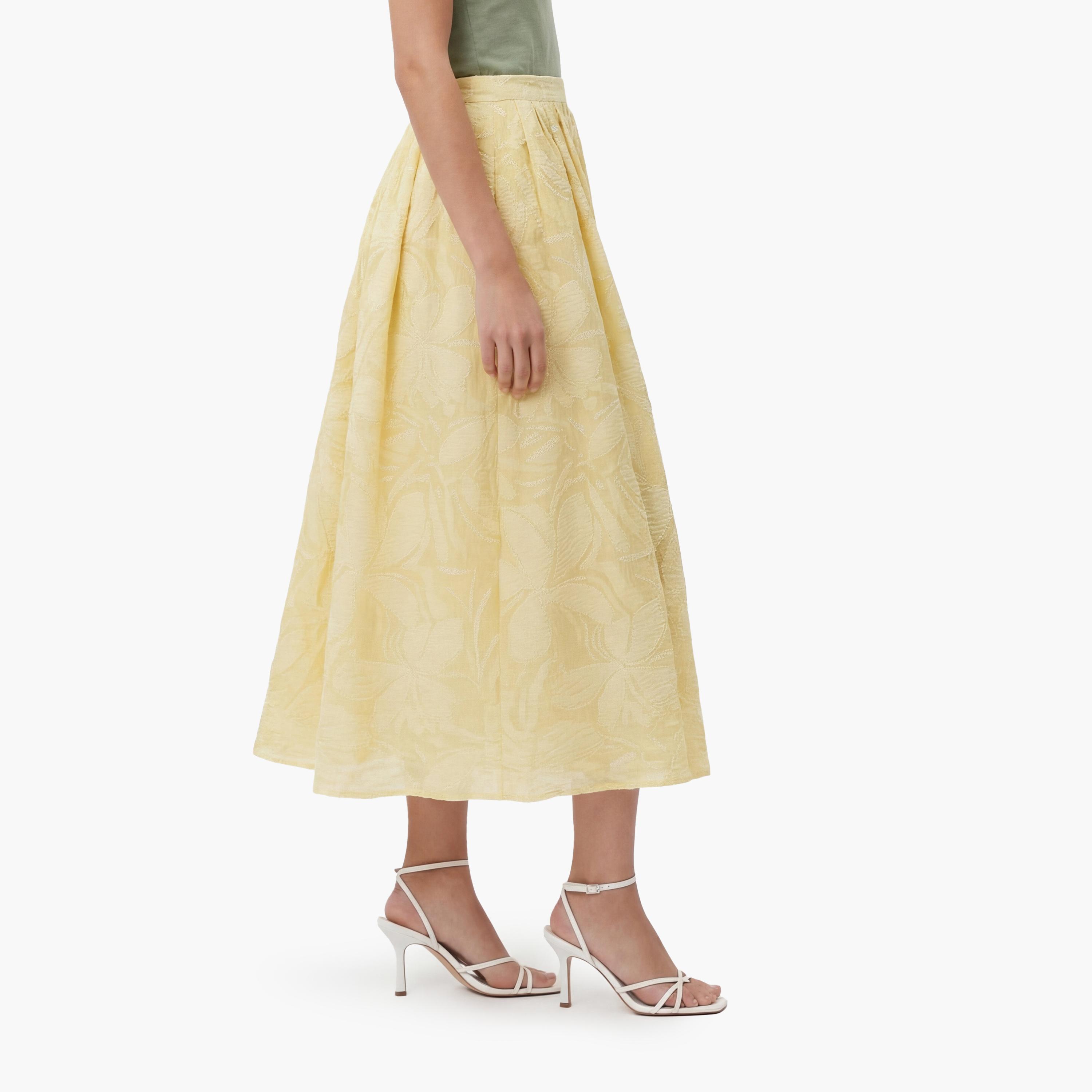 تنورة ميدي نسائية بقصة كلوش من قماش الجاكار بنقشة زهور صفراء من كوتون-women-clothing-bottoms-skirts-image-3