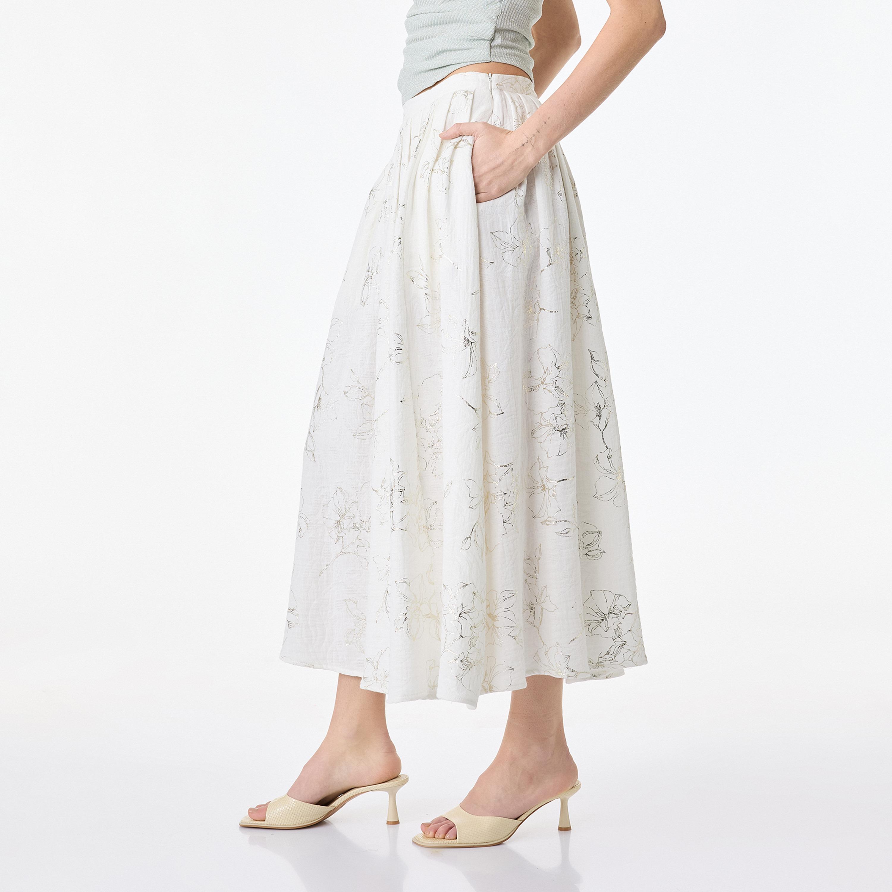 تنورة ميدي نسائية قطنية قصة "ايه-لاين" بطبعة زهور بيضاء من كوتون-women-clothing-bottoms-skirts-image-3