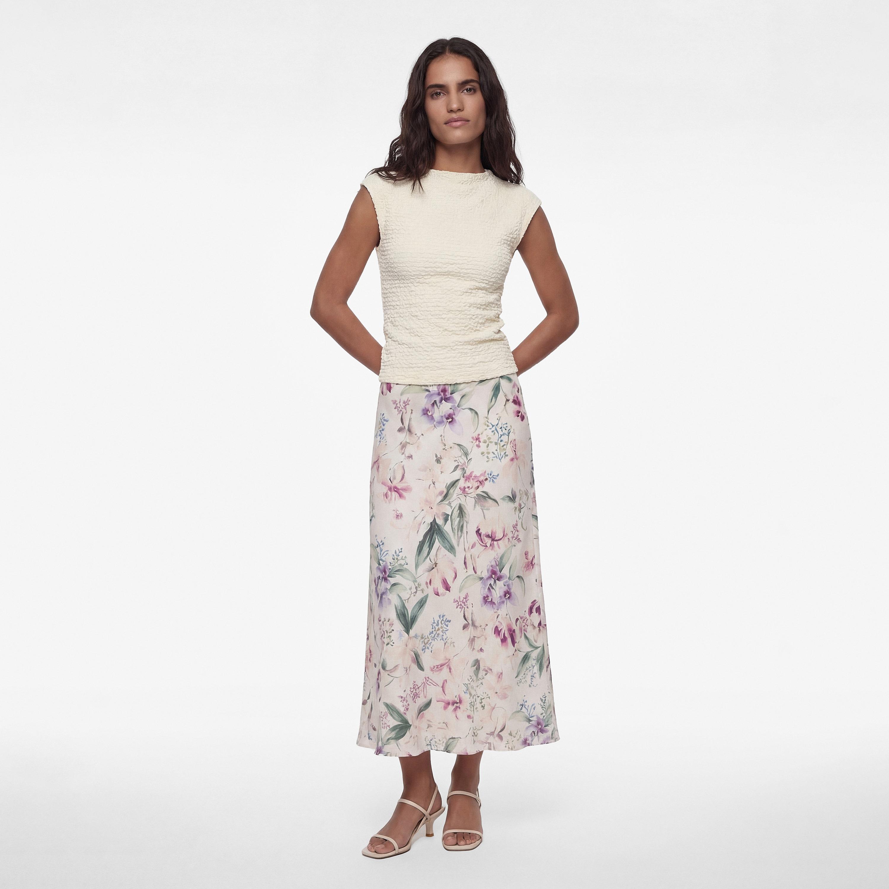 تنورة ميدي نسائية قصة "ايه-لاين" بطبعة زهور وردية من كوتون-women-clothing-bottoms-skirts-image-2
