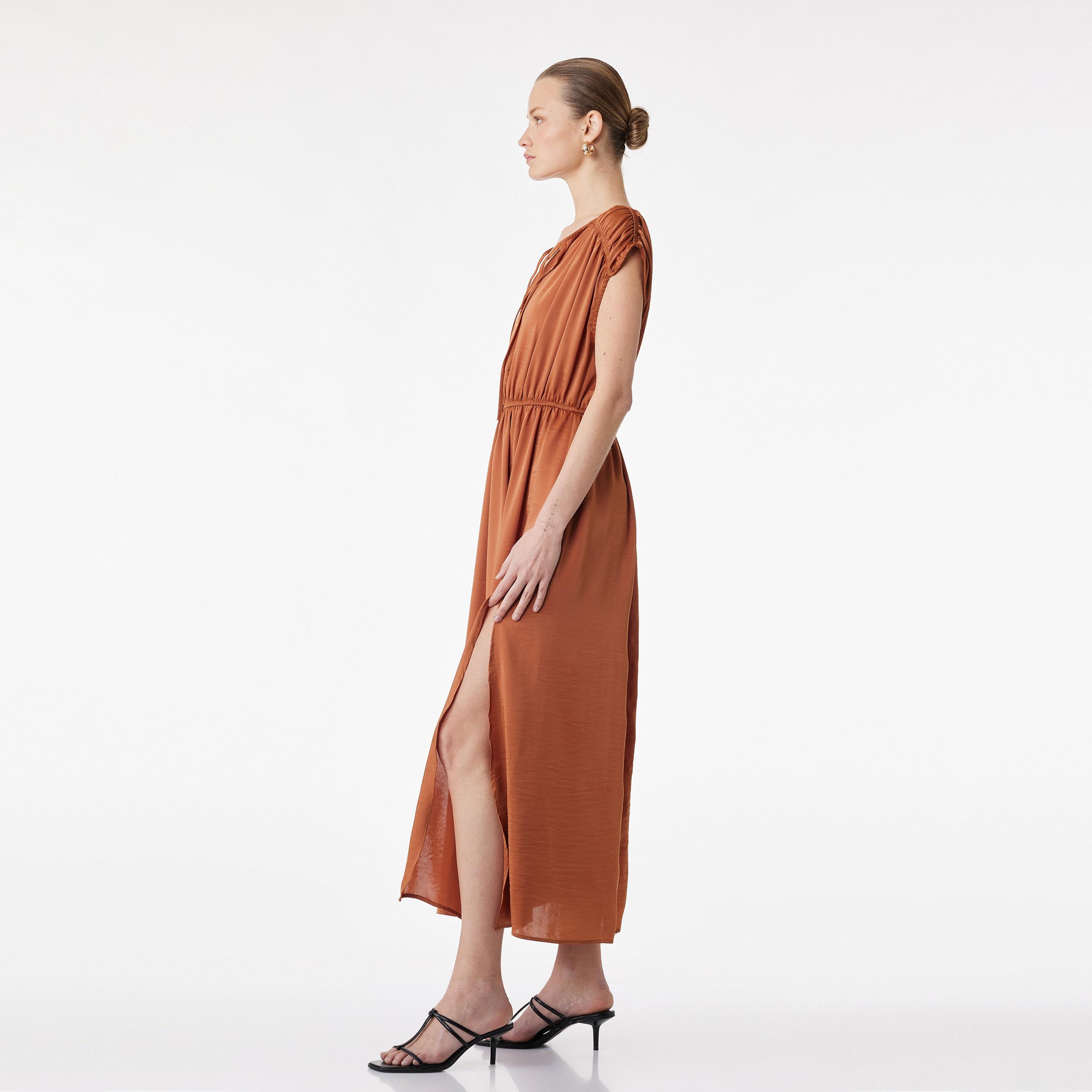 فستان ميدي نسائي برباط عند الرقبة "تاي-أب" بلون بني من كوتون-women-clothing-dresses-image-3