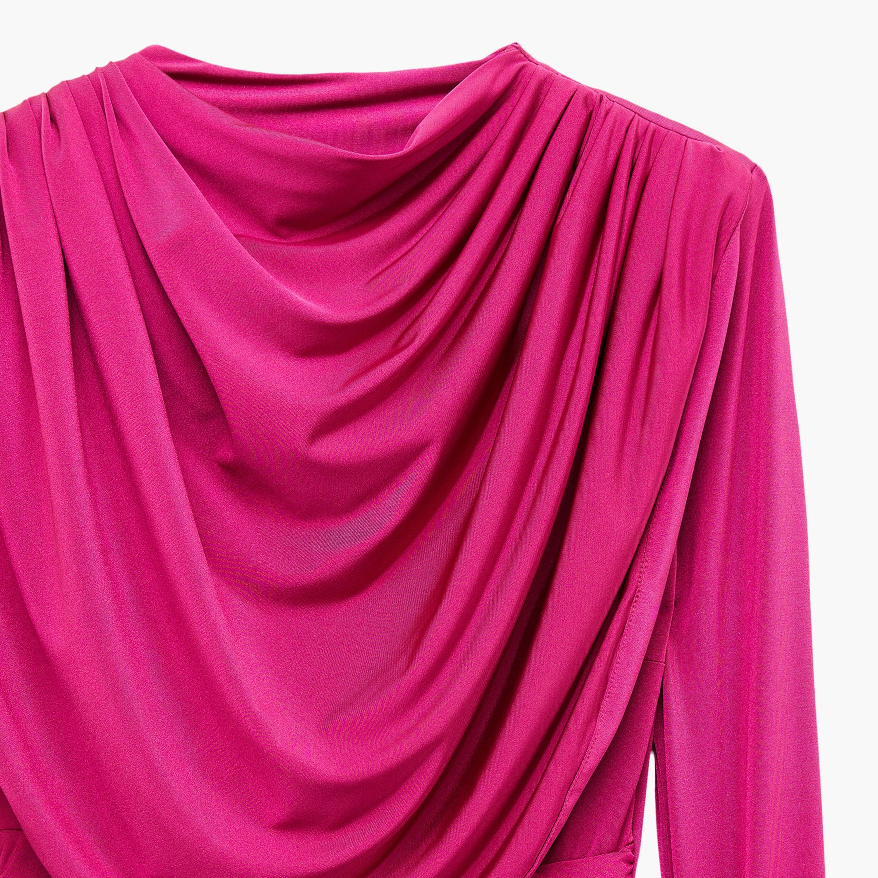 فستان ماكسي نسائي بياقة "كاول نيك" وتصميم درابيه "درابيد" بلون وردي من كوتون-women-clothing-dresses-image-5