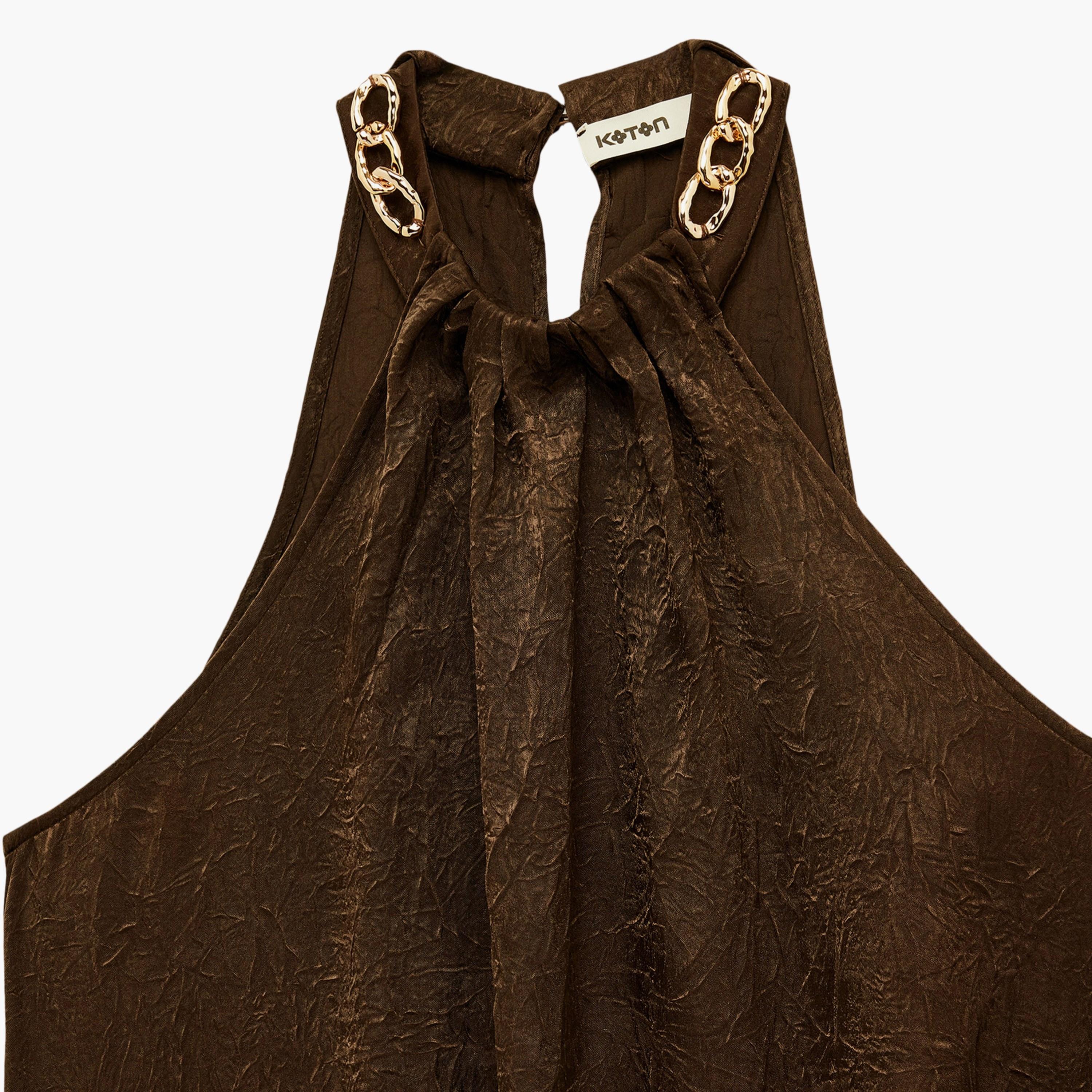 فستان ماكسي نسائي بياقة "هالتر" وتصميم "كرينكلد" بلون بني من كوتون-women-clothing-dresses-image-5