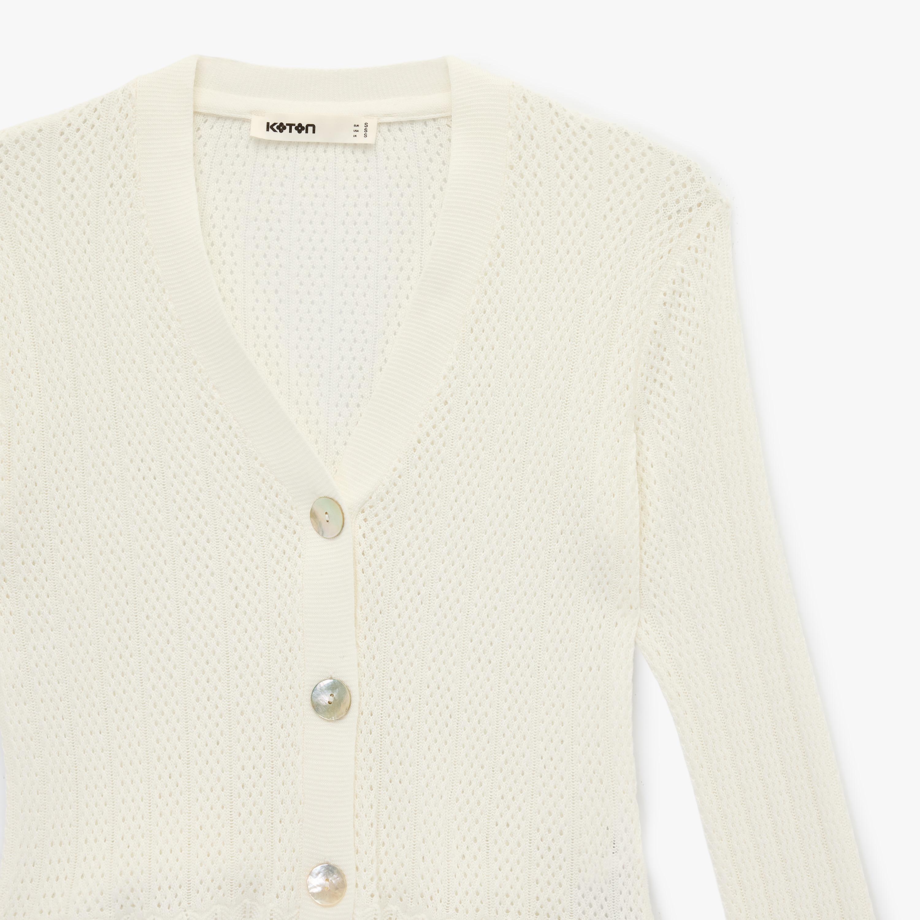 كارديجان نسائي محبوك باللون الأبيض من كوتون-women-winterwear-cardigansandjumpers-cardigans-image-5