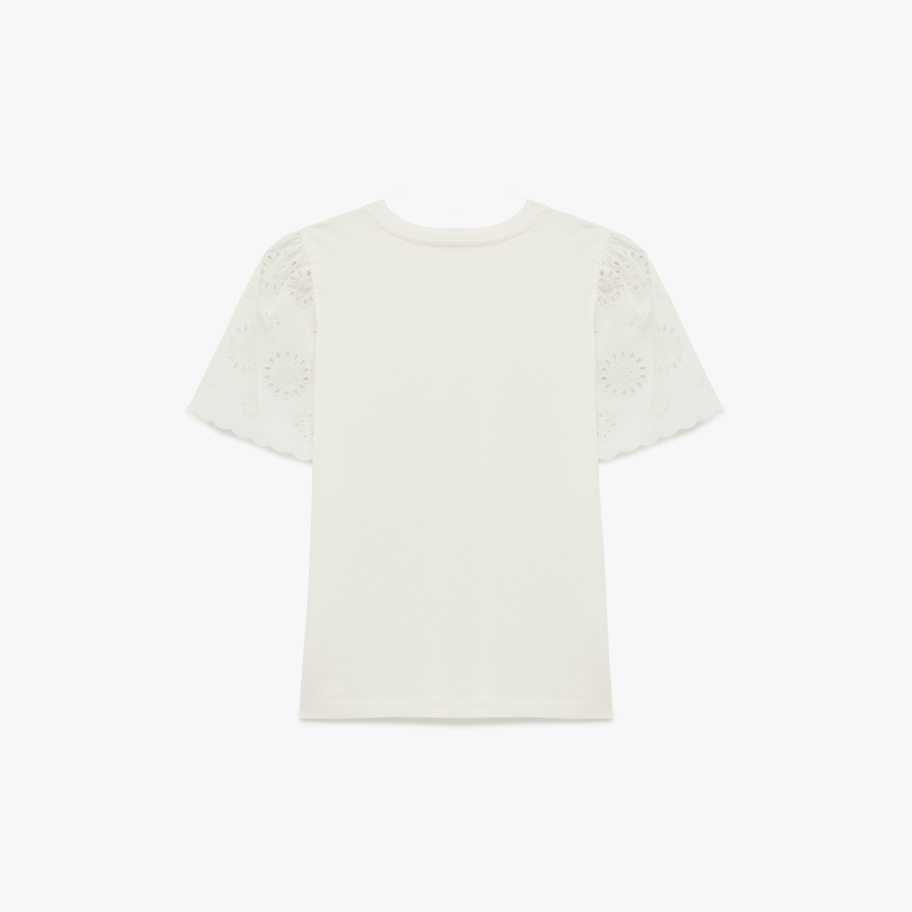 تيشيرت قطني نسائي بتطريز بلون أبيض من كوتون-women-clothing-tshirts-image-4