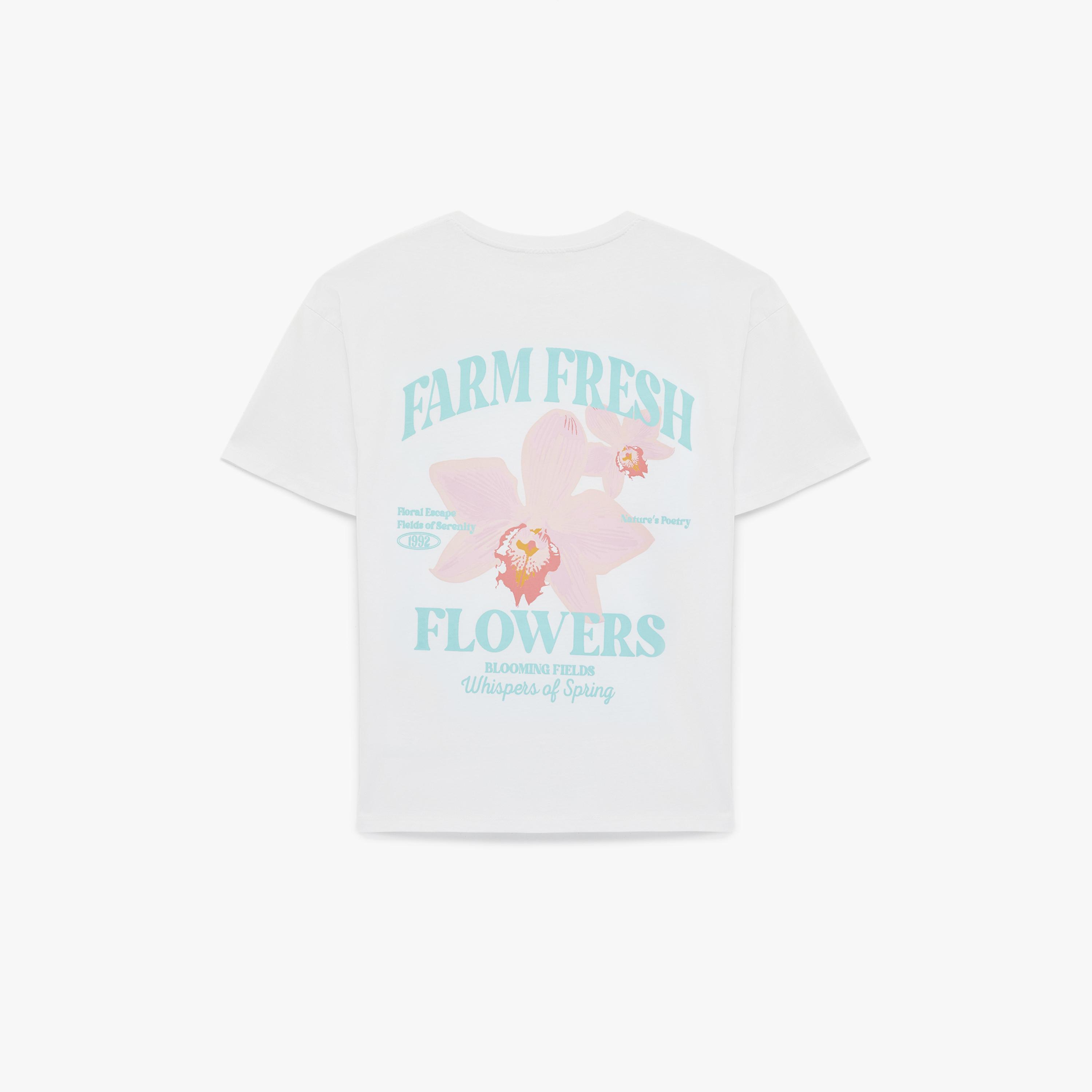 تيشيرت قطني نسائي بطبعة "غرافيك" الزهور بلون أبيض من كوتون-women-clothing-tshirts-image-4