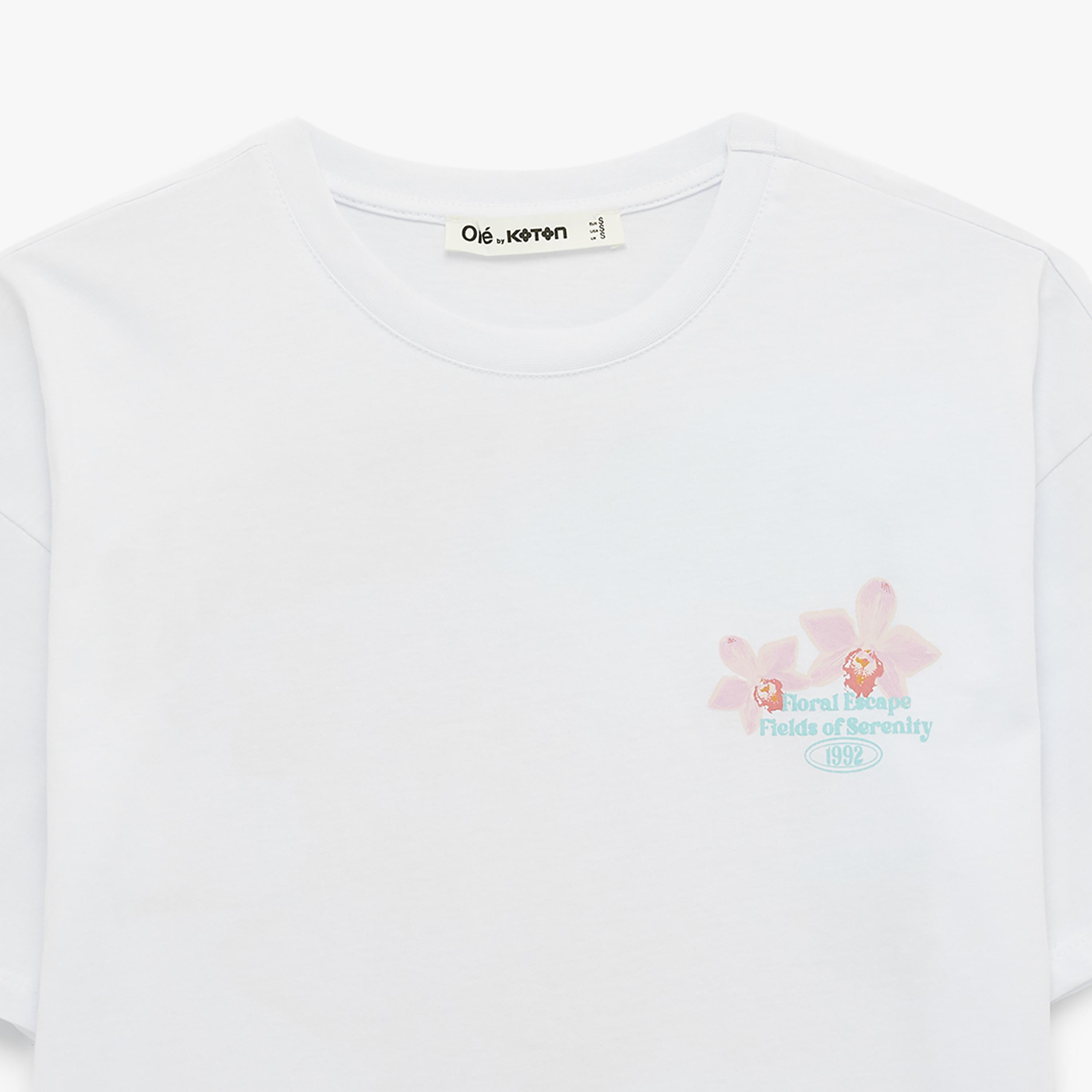تيشيرت قطني نسائي بطبعة "غرافيك" الزهور بلون أبيض من كوتون-women-clothing-tshirts-image-5
