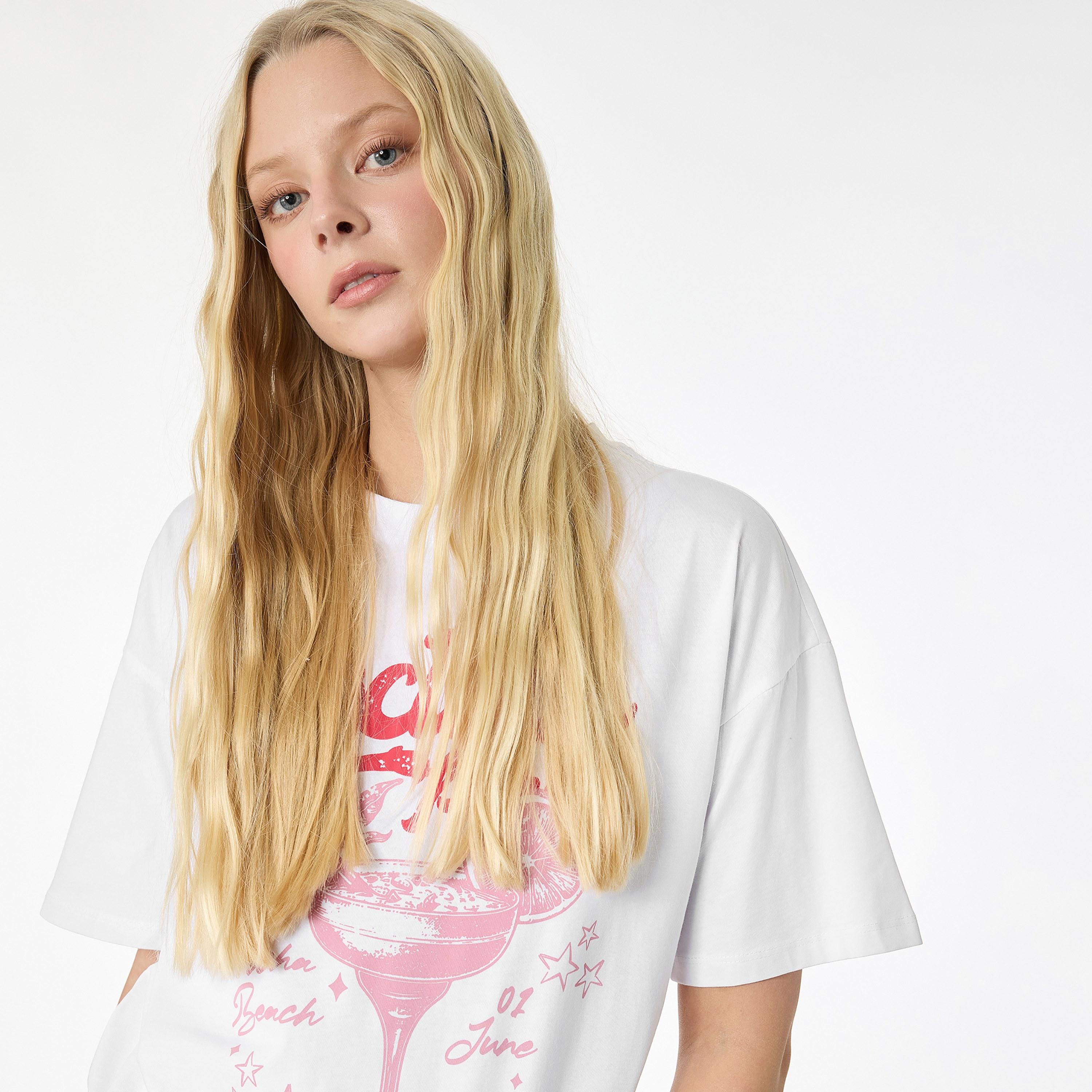 تيشيرت قطني نسائي بطبعة "غرافيك" لمشروب بلون أبيض من كوتون-women-clothing-tshirts-image-3