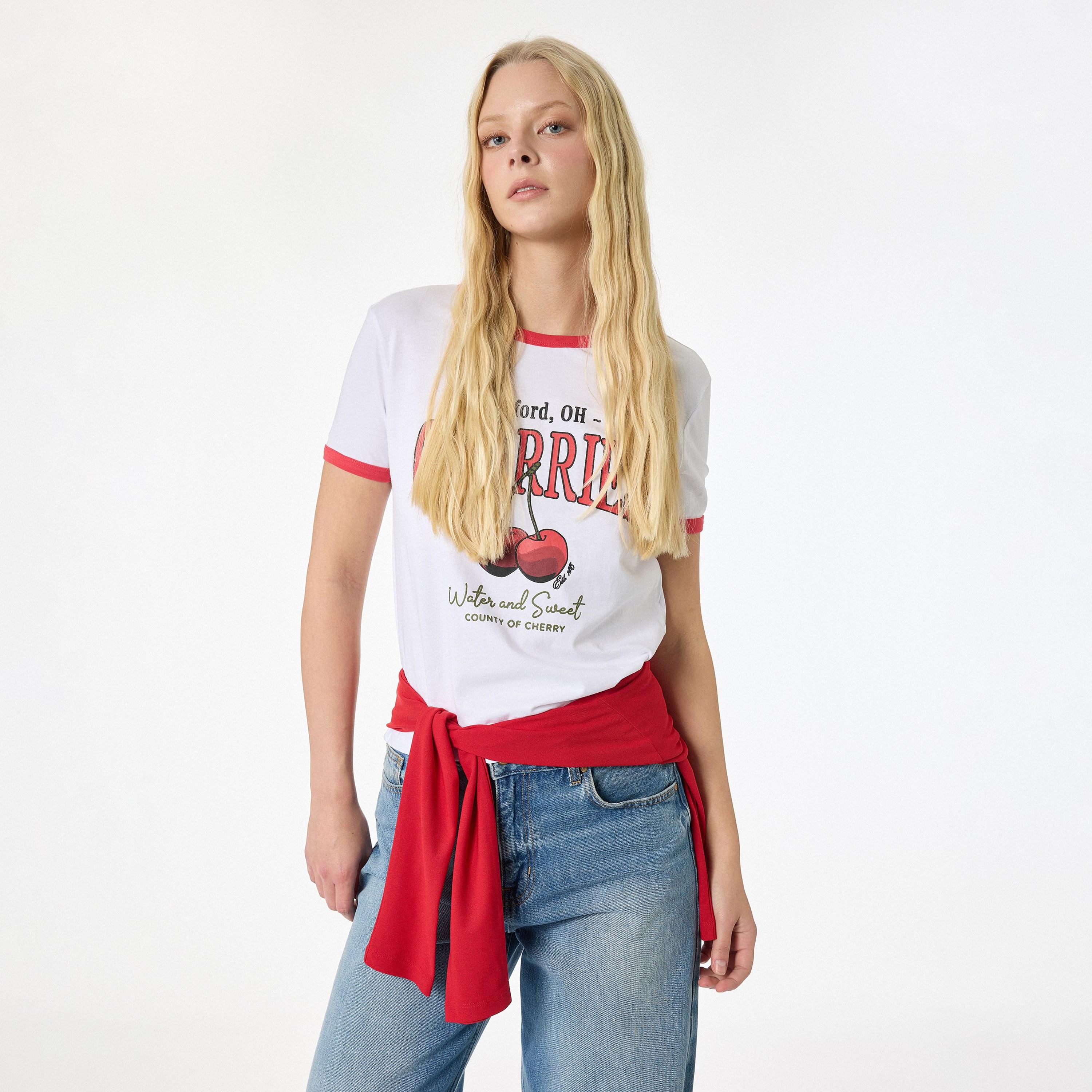 تيشيرت قطني نسائي بطبعة "غرافيك" الكرز بلون أبيض من كوتون-women-clothing-tshirts-image-1